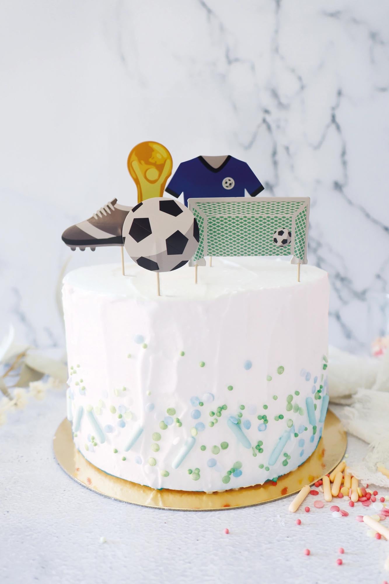 5er Set Kuchendekorationen im Fussball-Look aus Papier von Scrap Cooking, perfekt für Fussballfans und kreative Tortendekorationen.