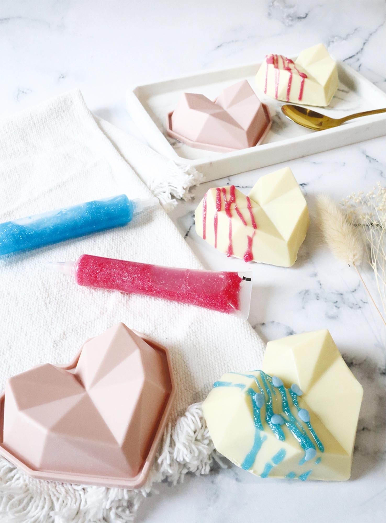 Perlmuttblauer Zuckerguss-Stift (26g) von Scrap Cooking, perfekt für kreative Gebäckdekorationen, einfach und präzise anzuwenden.