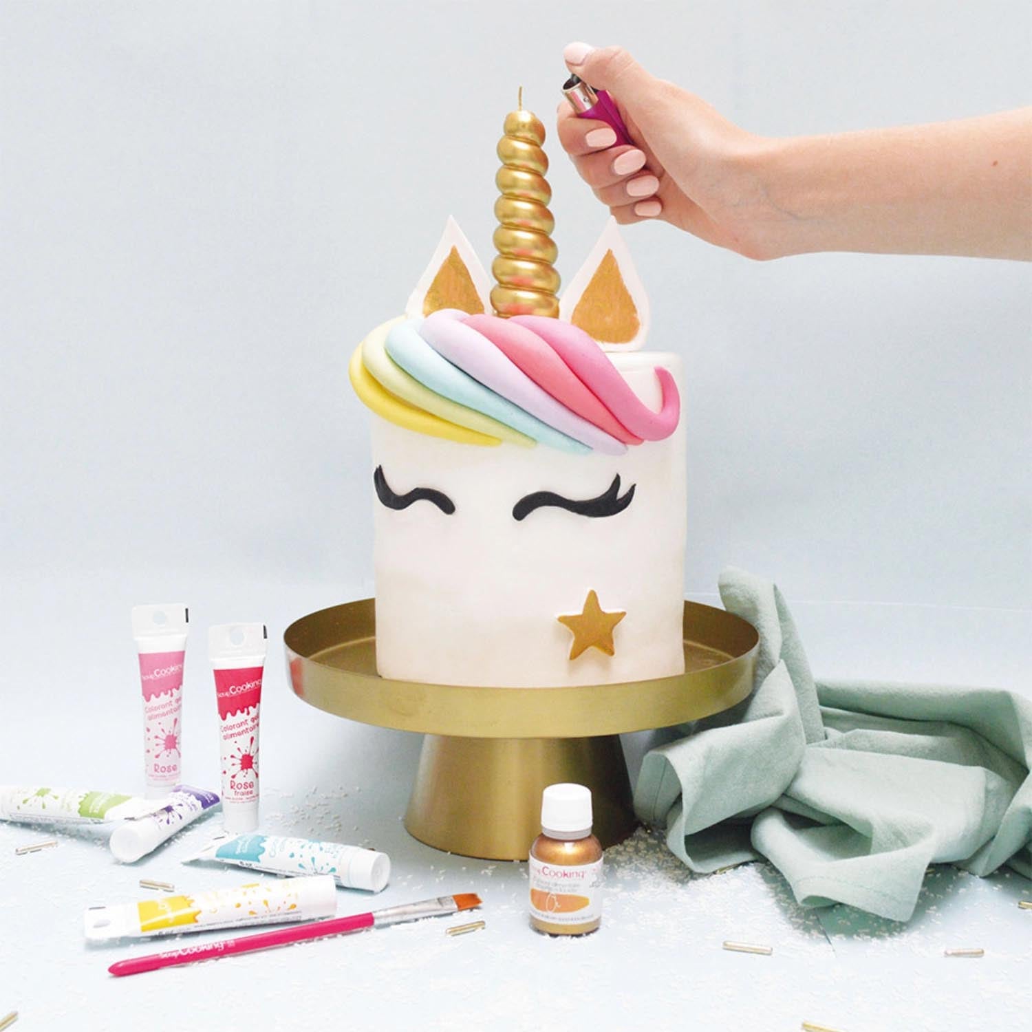 Rollfondant rosa von Scrap Cooking, 400g, perfekt für kreative Tortendekorationen, einfach formbar und vielseitig einsetzbar.