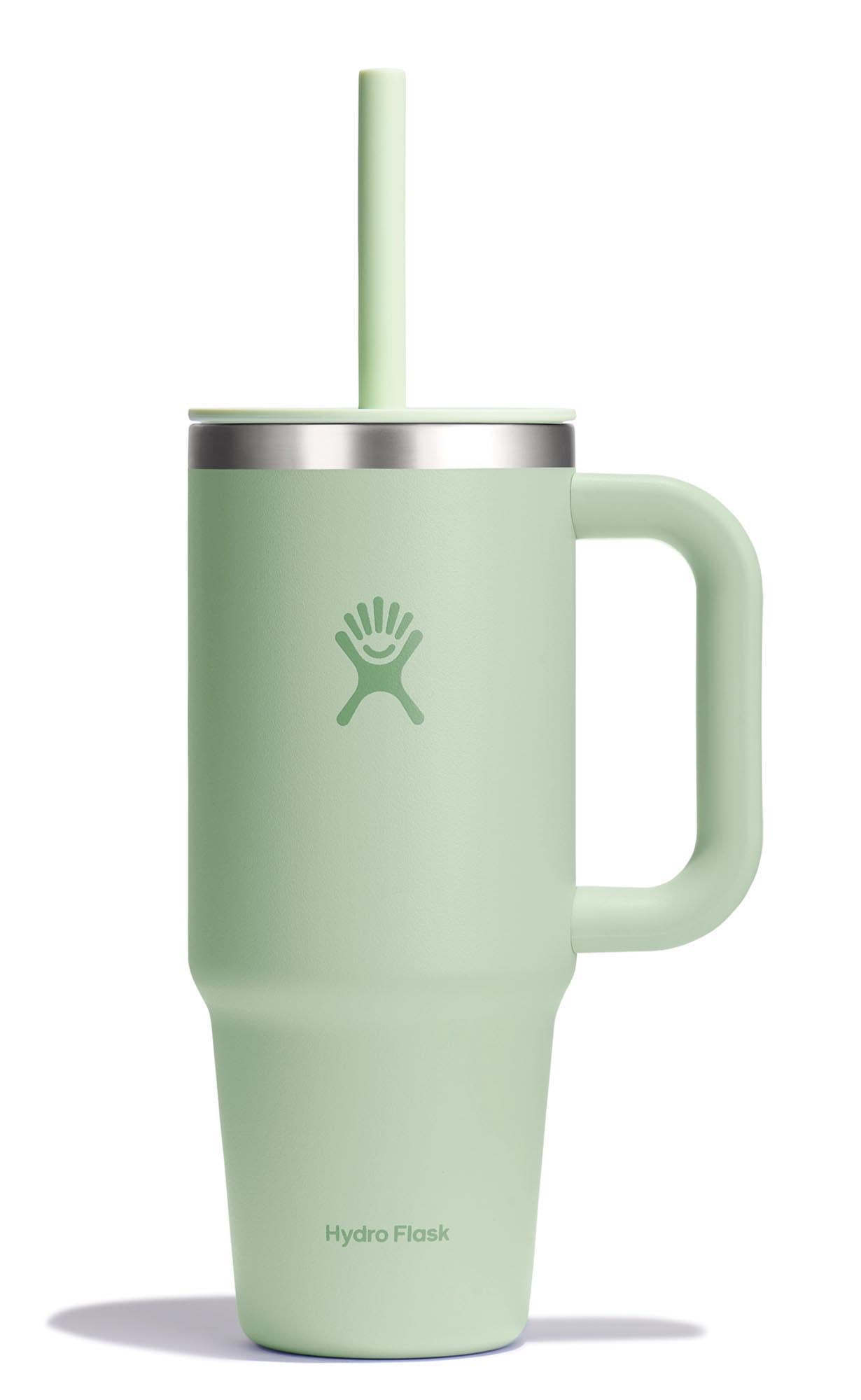 Reisebecher mit Trinkhalm 710ml aloe in  präsentiert im Onlineshop von KAQTU Design AG. Trinkflasche ist von Hydro Flask