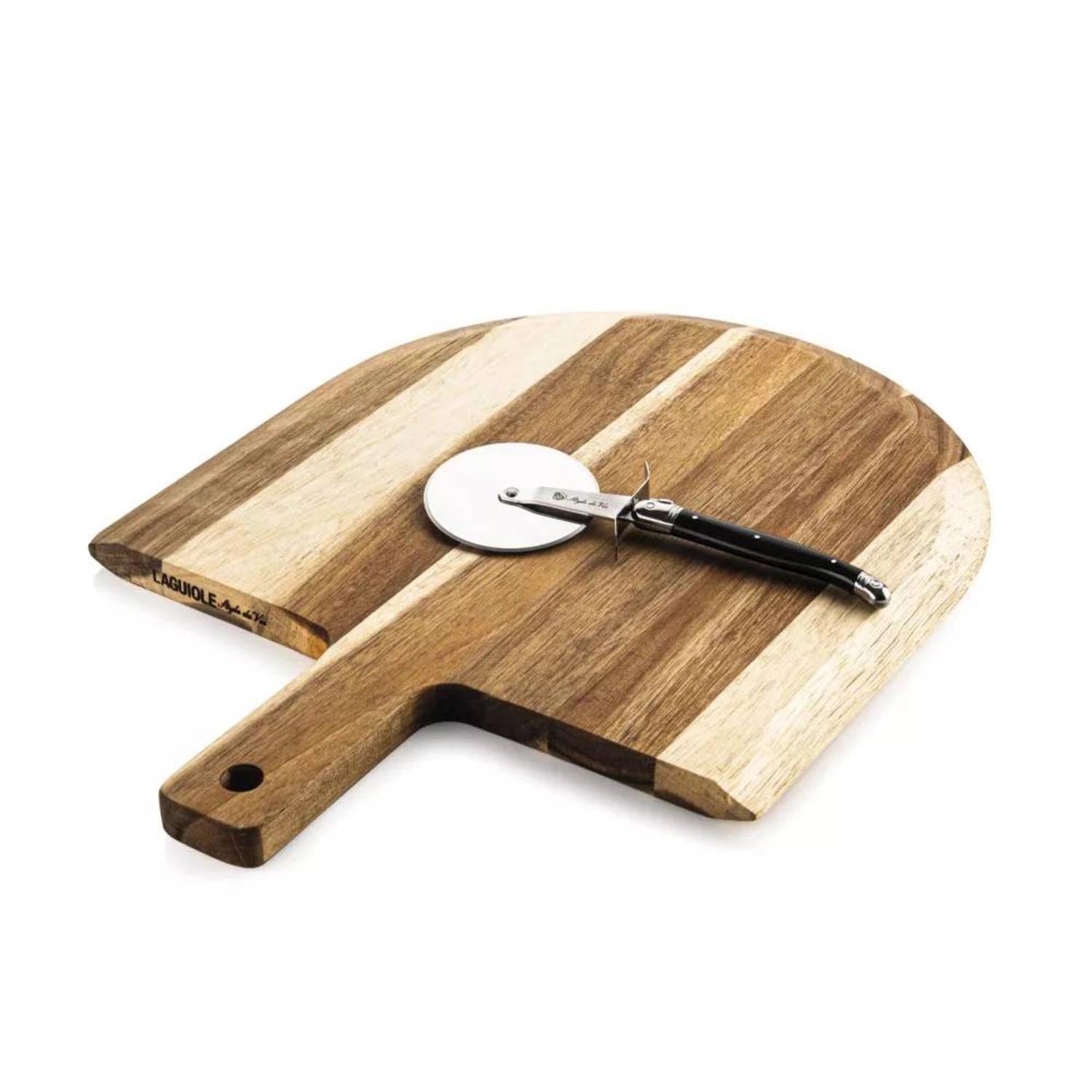 Laguiole Pizzaschneider mit Servierbrett Akazienholz in Braun präsentiert im Onlineshop von KAQTU Design AG. Küchenmesser ist von Style de Vie