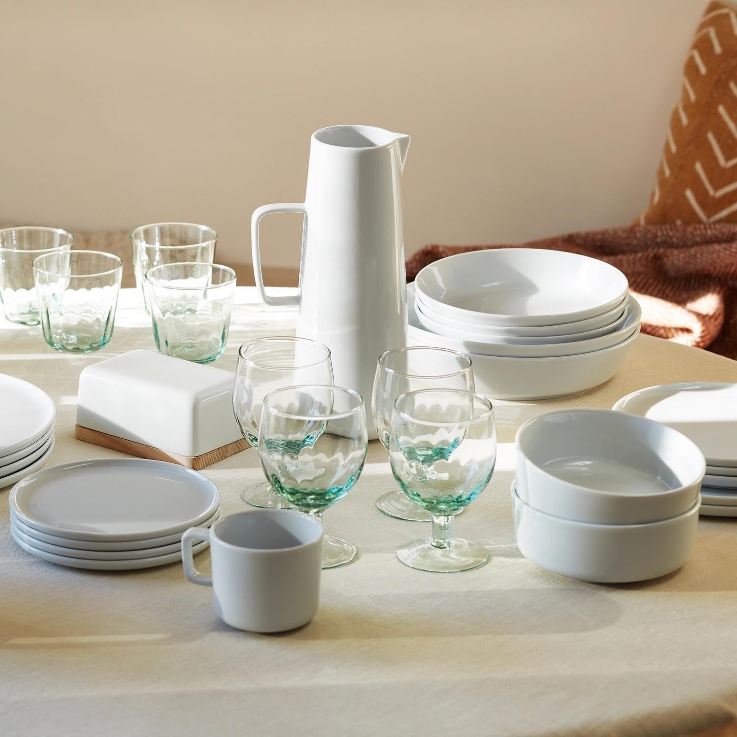 Elegantes 2er Set Kaffeetassen von LSA, 260ml, in Weiß. Ideal für stilvollen Kaffeegenuss. Hochwertige Qualität und modernes Design.