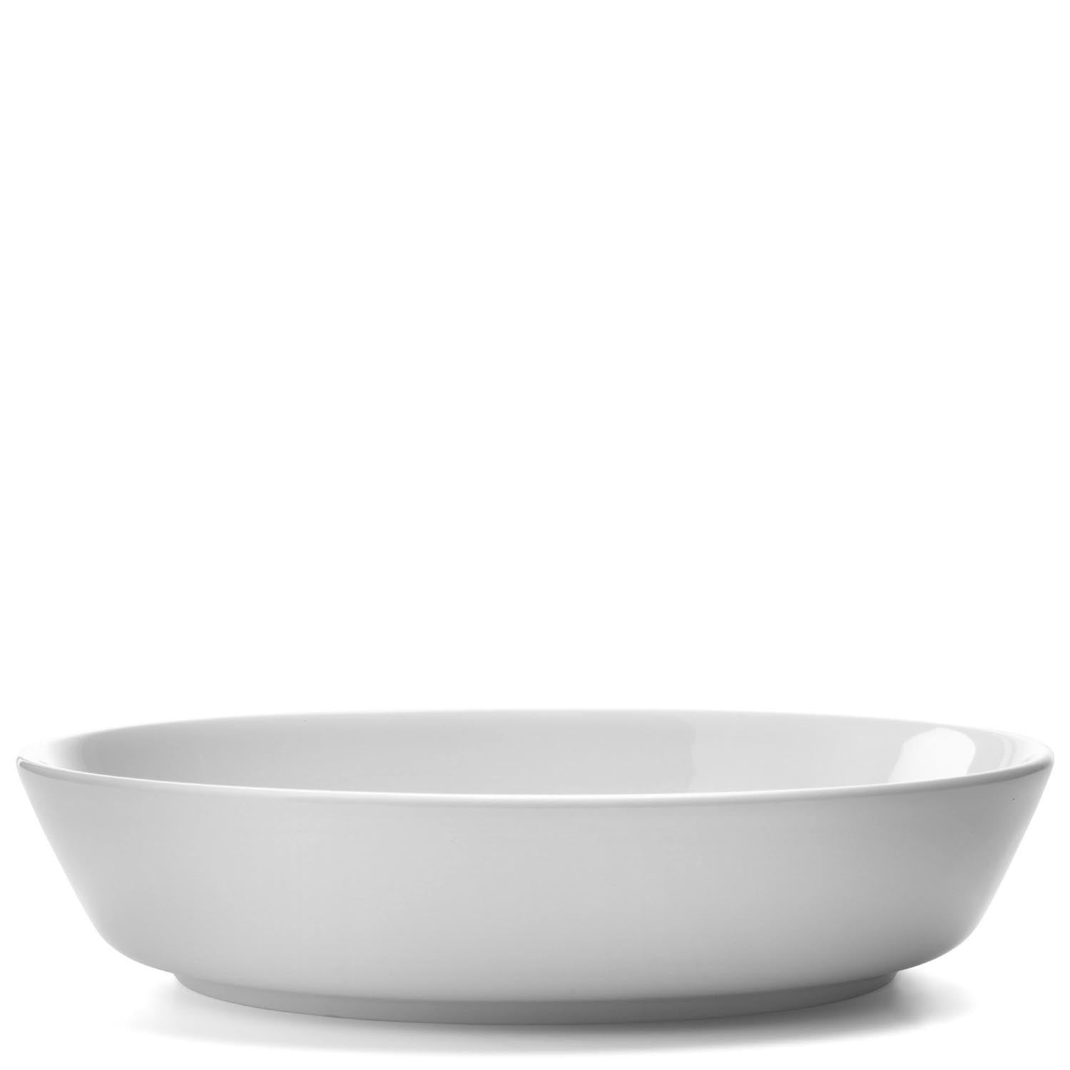 Set aus zwei tiefen Tellern (20 cm) von LSA, gefertigt aus edlem weißen Porzellan, perfekt für elegante Tischarrangements.
