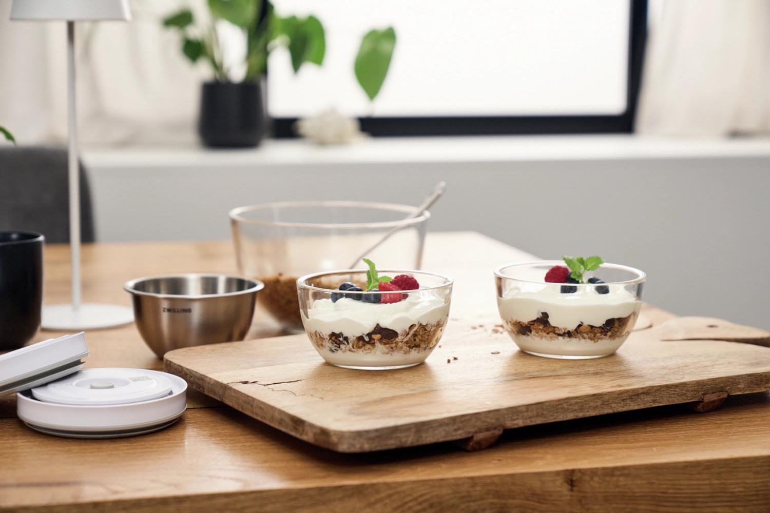 ZWILLING Fresh & Save Vakuumschüssel S aus Glas: Innovatives Design für frische Lebensmittel. Ideal zum Zubereiten, Servieren und Aufbewahren. Platzsparend und nachhaltig.