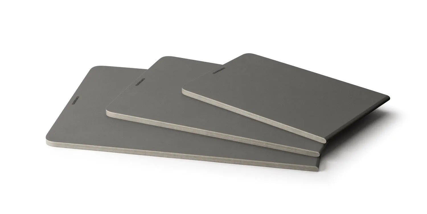 Robustes graues Duracore-Schneidebrett von Continenta, 23.5x16x0.7 cm, langlebig, hygienisch und ideal für die Küche.