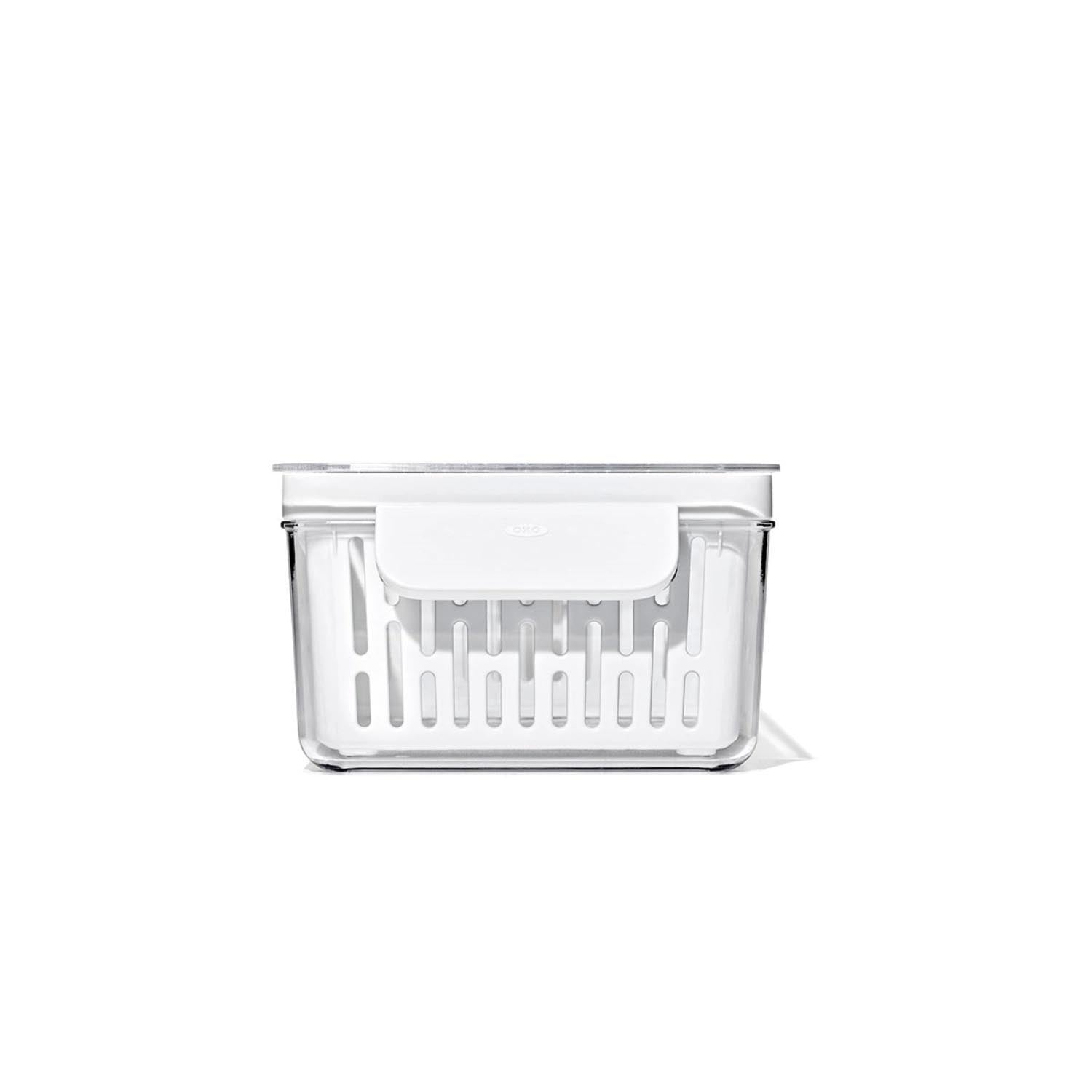 Die OXO Good Grips Frischhaltebox bewahrt Obst und Gemüse optimal auf. Maße: 37,6x15,1x9,1 cm. Perfekt für längere Frische.