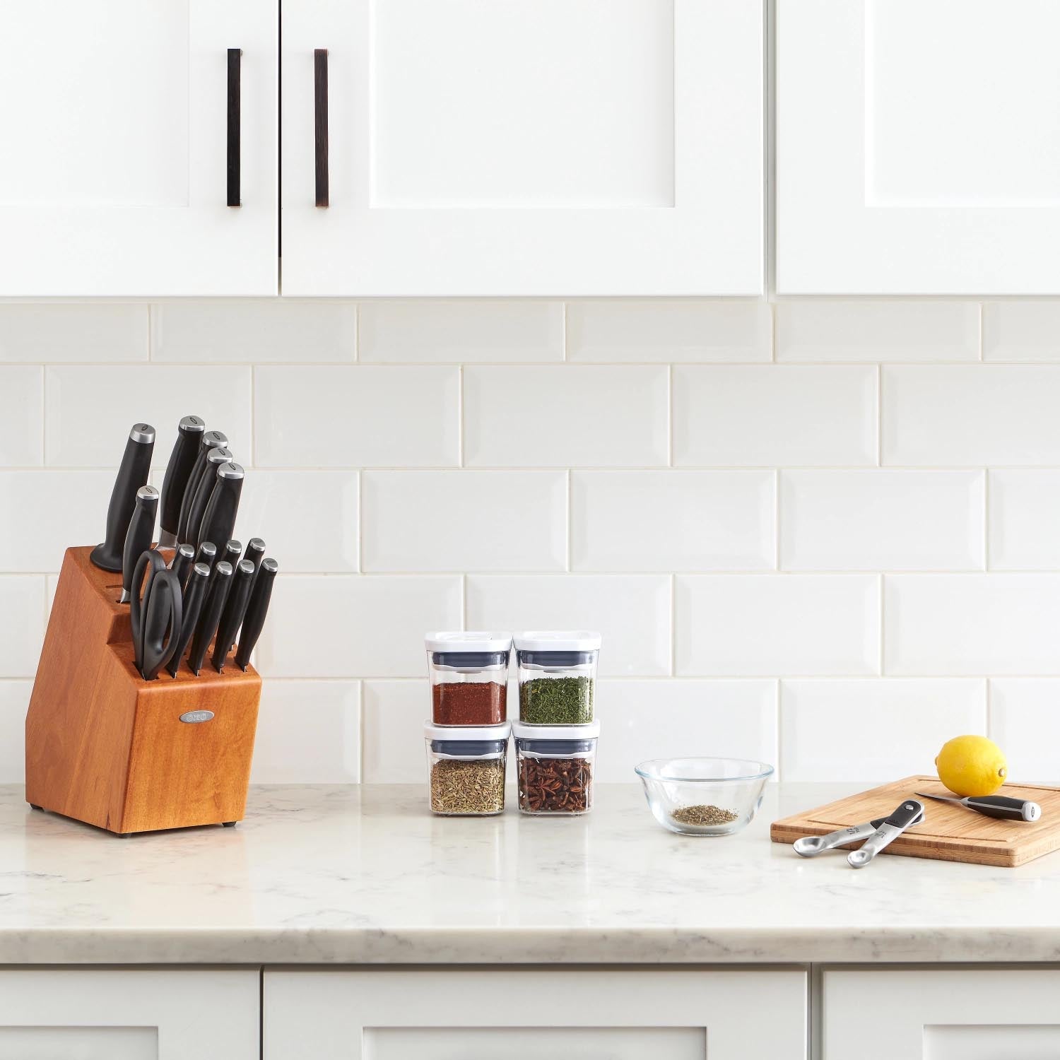 4er Set OXO Good Grips Pop Mini Behälter, 190ml, ideal für luftdichte, platzsparende und sichere Aufbewahrung von Lebensmitteln.