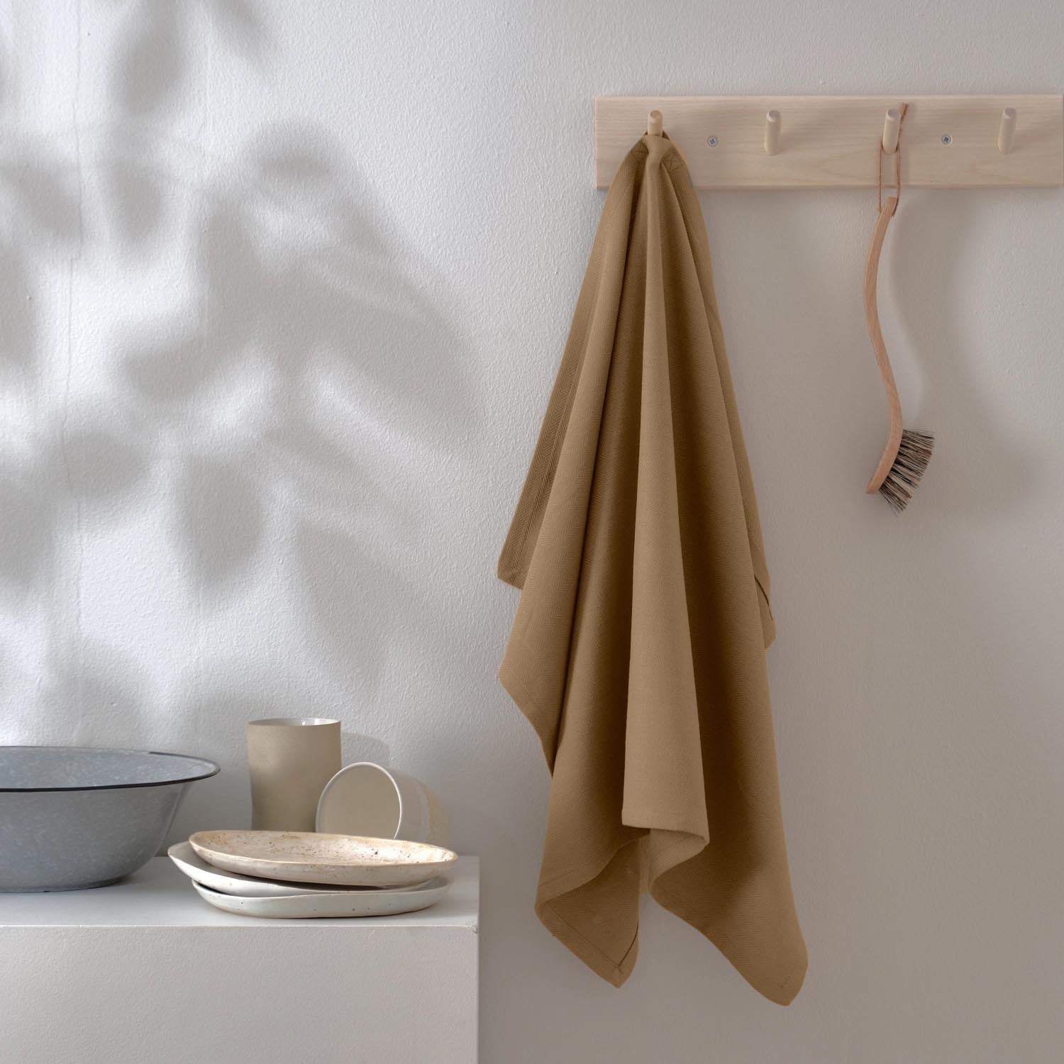 Nachhaltiges Geschirrtuch aus 100% Biobaumwolle in Khaki, 53x86cm, stilvoll und umweltfreundlich von The Organic Company.