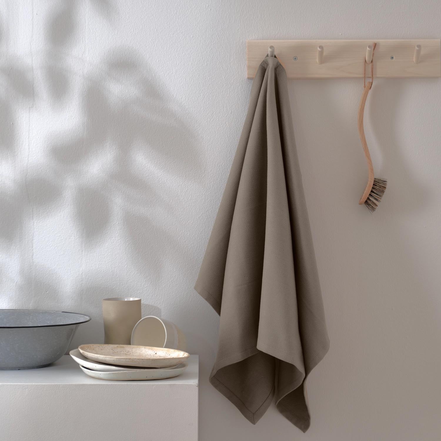 Hochwertiges Geschirrtuch aus Bio-Baumwolle, 53x86cm, in stilvollem Clay-Farbton, von The Organic Company.