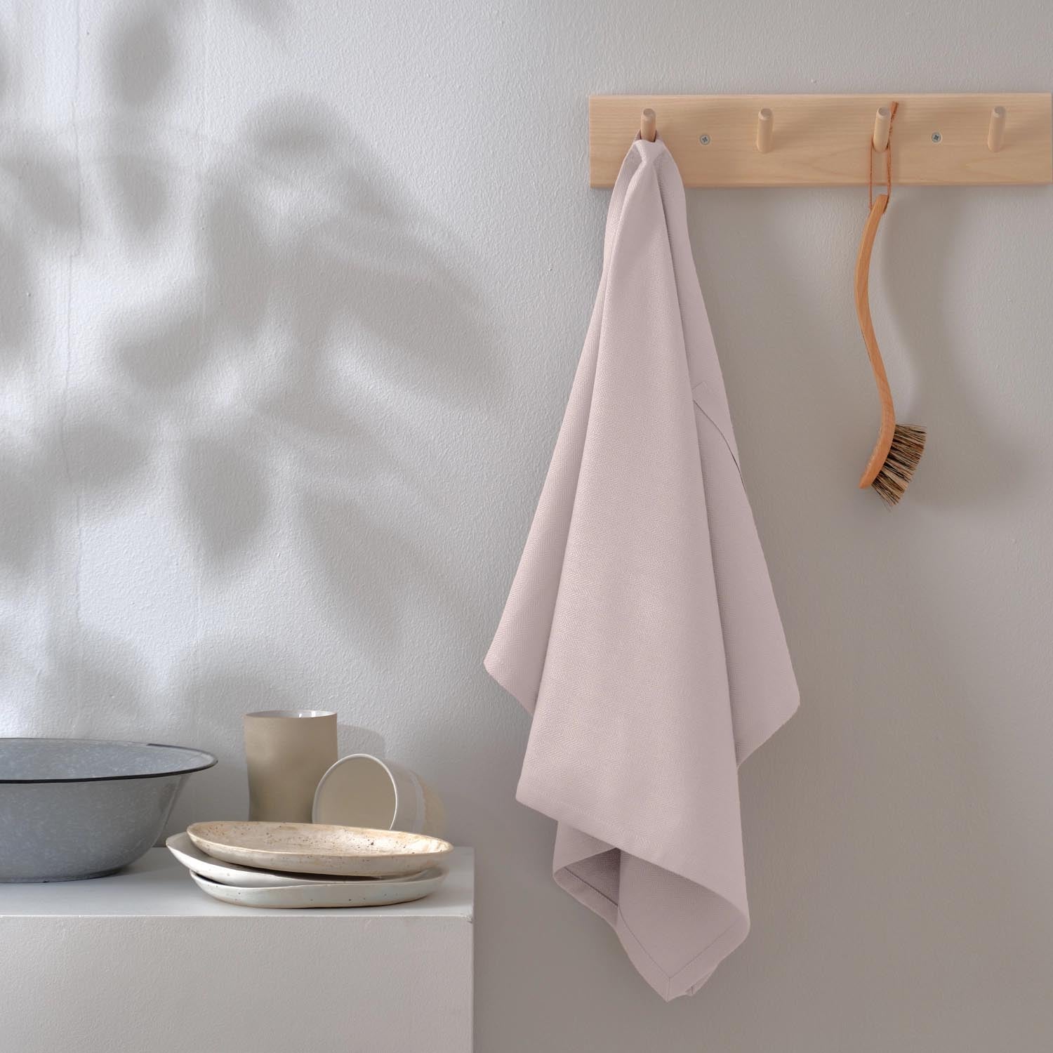 Hochwertiges Geschirrtuch aus Biobaumwolle in dusty lavendel, 53x86cm, umweltbewusst und elegant von The Organic Company.
