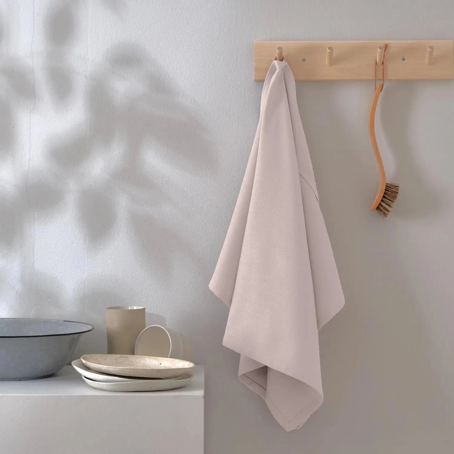 Hochwertiges Geschirrtuch aus Biobaumwolle in dusty lavendel, 53x86cm, umweltbewusst und elegant von The Organic Company.