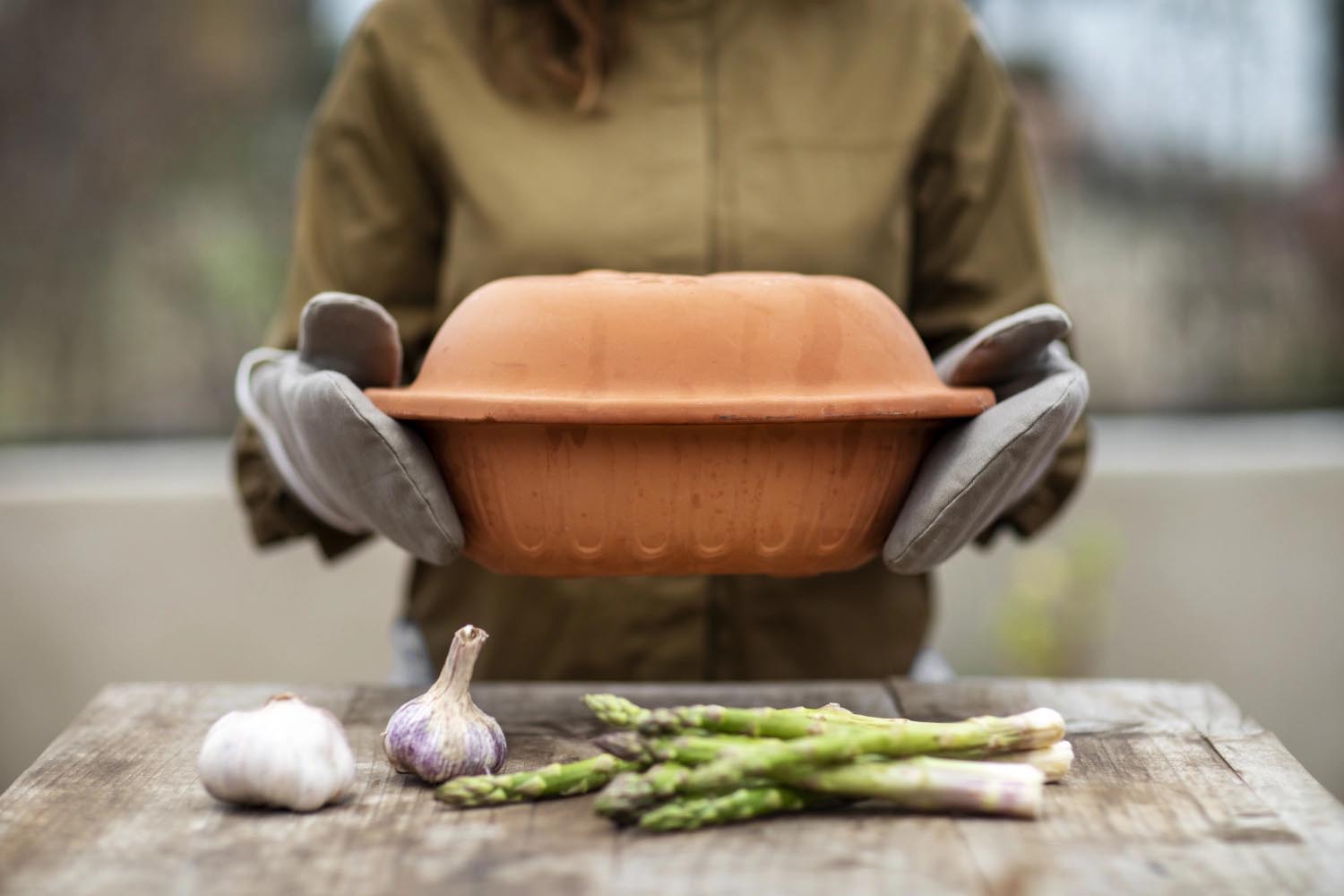 Ofenhandschuhe aus Biobaumwolle, 15x31cm, Farbe Clay, von The Organic Company. Nachhaltig, stilvoll und hitzebeständig.