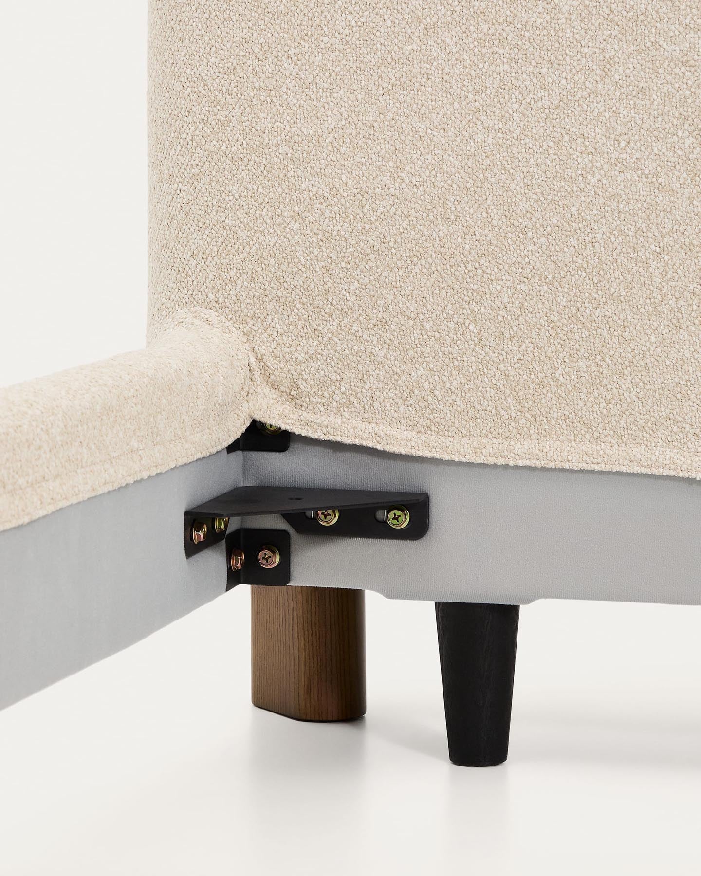Bett Odina mit abnehmbarem Bezug aus ecrufarbenem Boucléstoff sowie Beinen aus massivem Es in Beige präsentiert im Onlineshop von KAQTU Design AG. Bett ist von Kave Home