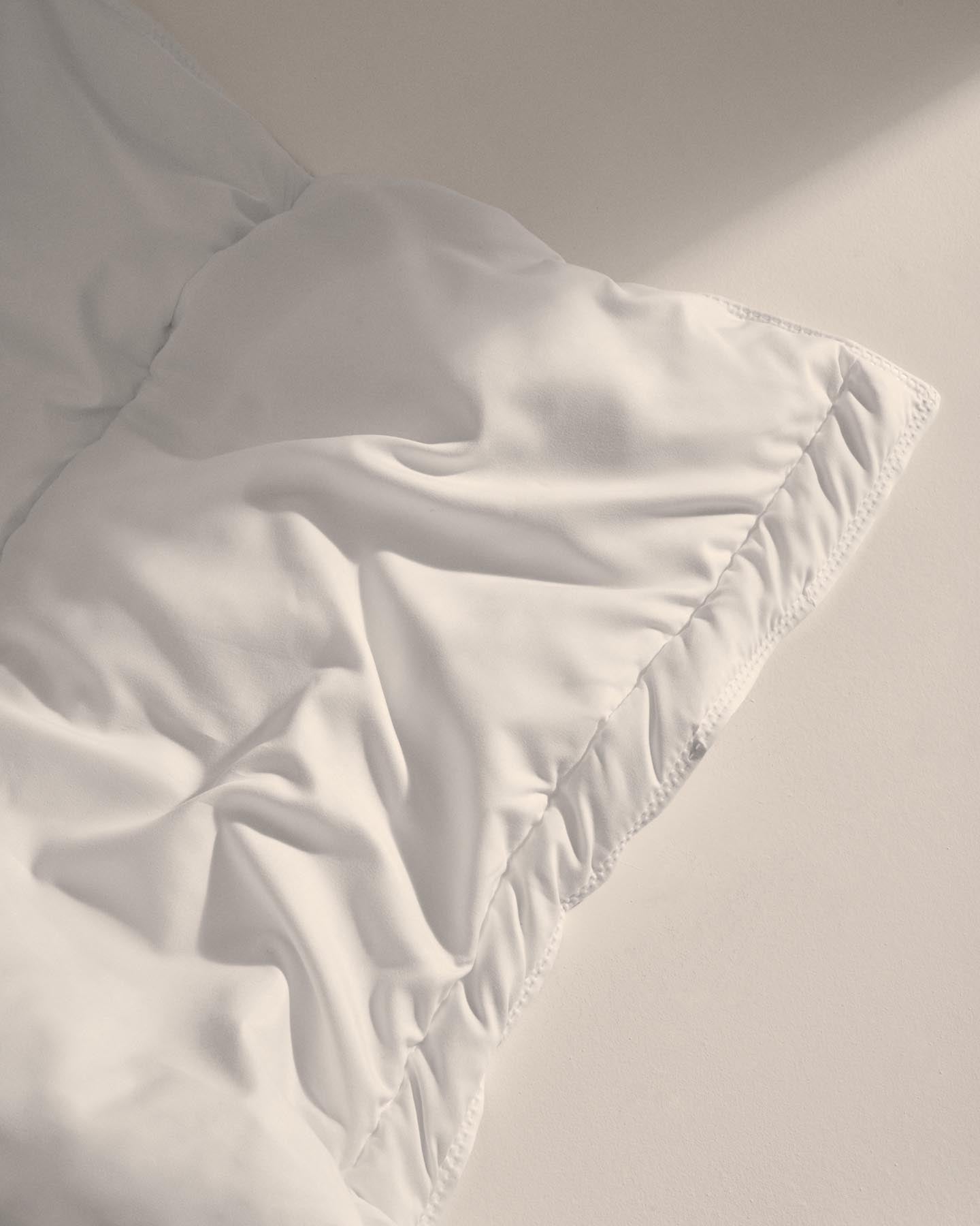 Bettdecke Mistral für 180-cm-Betten – hergestellt in Spanien in Weiß präsentiert im Onlineshop von KAQTU Design AG. Duvet ist von Kave Home