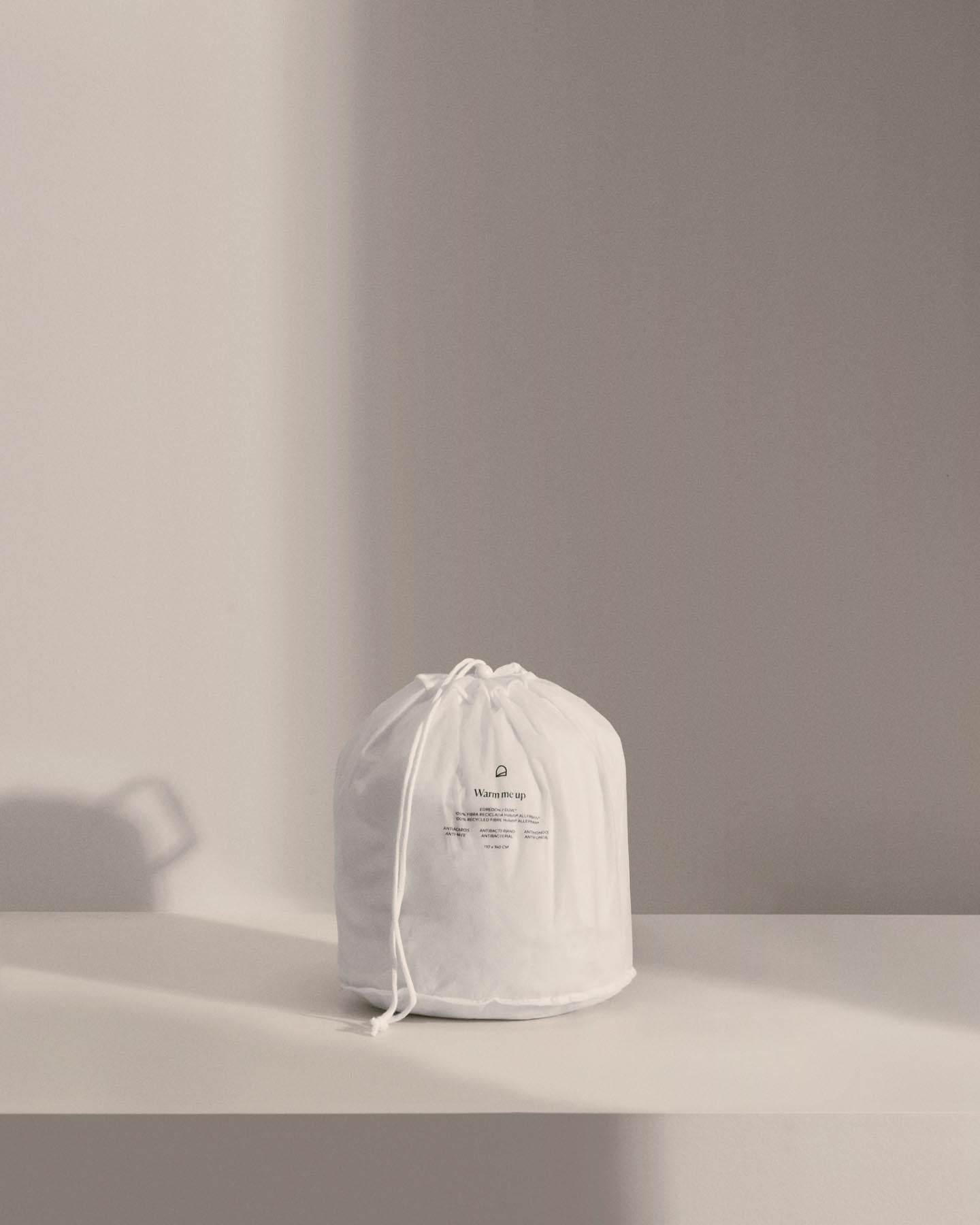 Bettdecke Mistral für 180-cm-Betten – hergestellt in Spanien in Weiß präsentiert im Onlineshop von KAQTU Design AG. Duvet ist von Kave Home