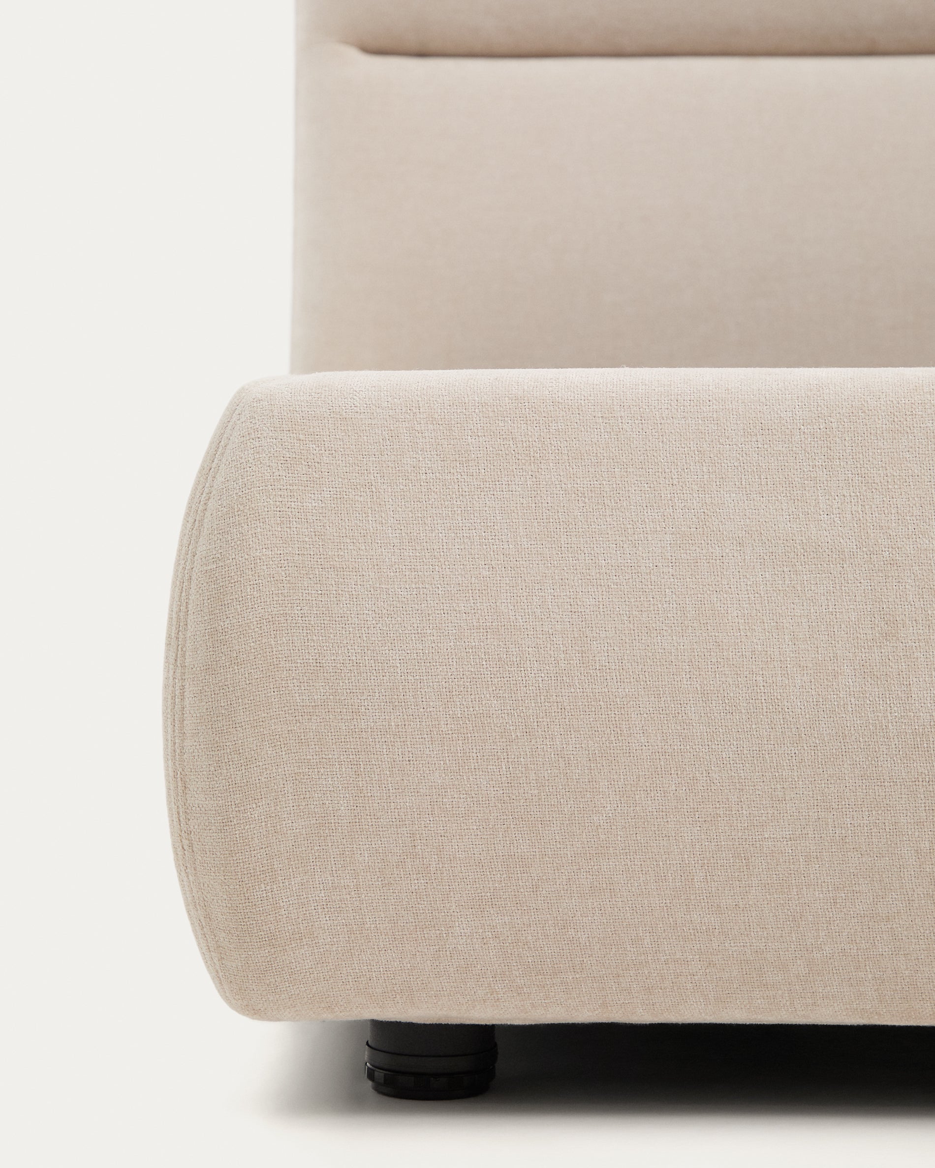 Abziehbares Bett Dafra aus beigefarbener Chenille mit Klappbettkasten für eine Matratze von 160 x 200 cm in Beige präsentiert im Onlineshop von KAQTU Design AG. Bett ist von Kave Home