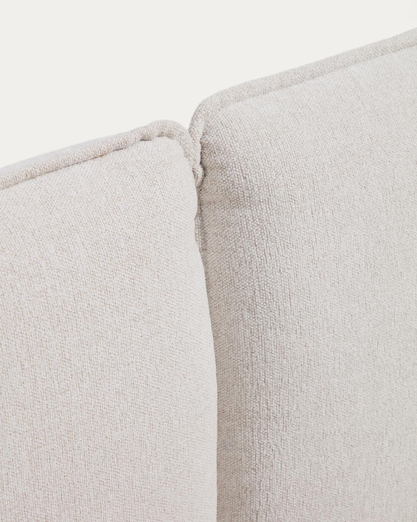 Bett Elerio mit ecrufarbener Chenille für Matratzengrösse 160 x 200 cm in Ecru präsentiert im Onlineshop von KAQTU Design AG. Bett ist von Kave Home