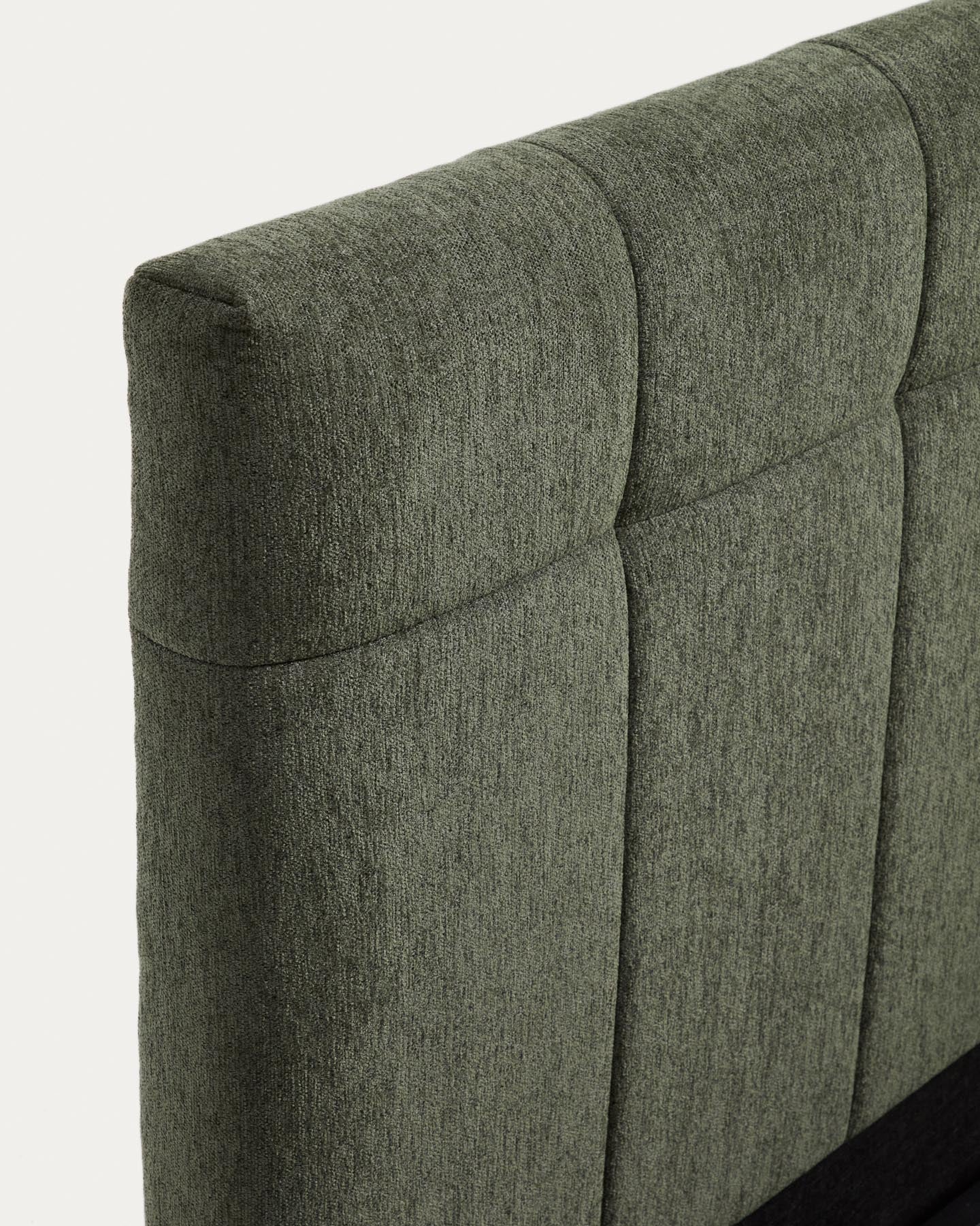 Bett mit klappbarem Bettkasten Darnela in moosgrüner Chenille für Matratzen 160 x 200 cm in Grün präsentiert im Onlineshop von KAQTU Design AG. Bett ist von Kave Home