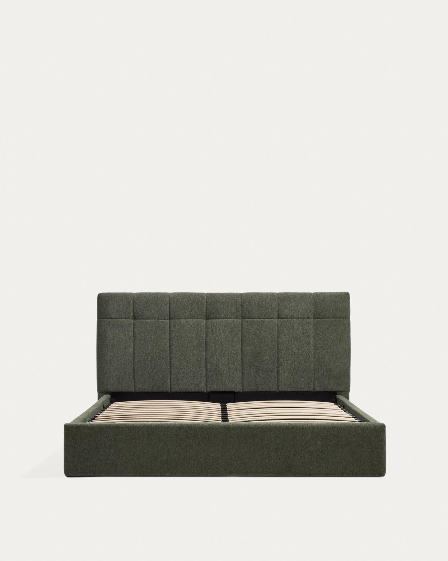 Bett mit klappbarem Bettkasten Darnela in moosgrüner Chenille für Matratzen 160 x 200 cm in Grün präsentiert im Onlineshop von KAQTU Design AG. Bett ist von Kave Home