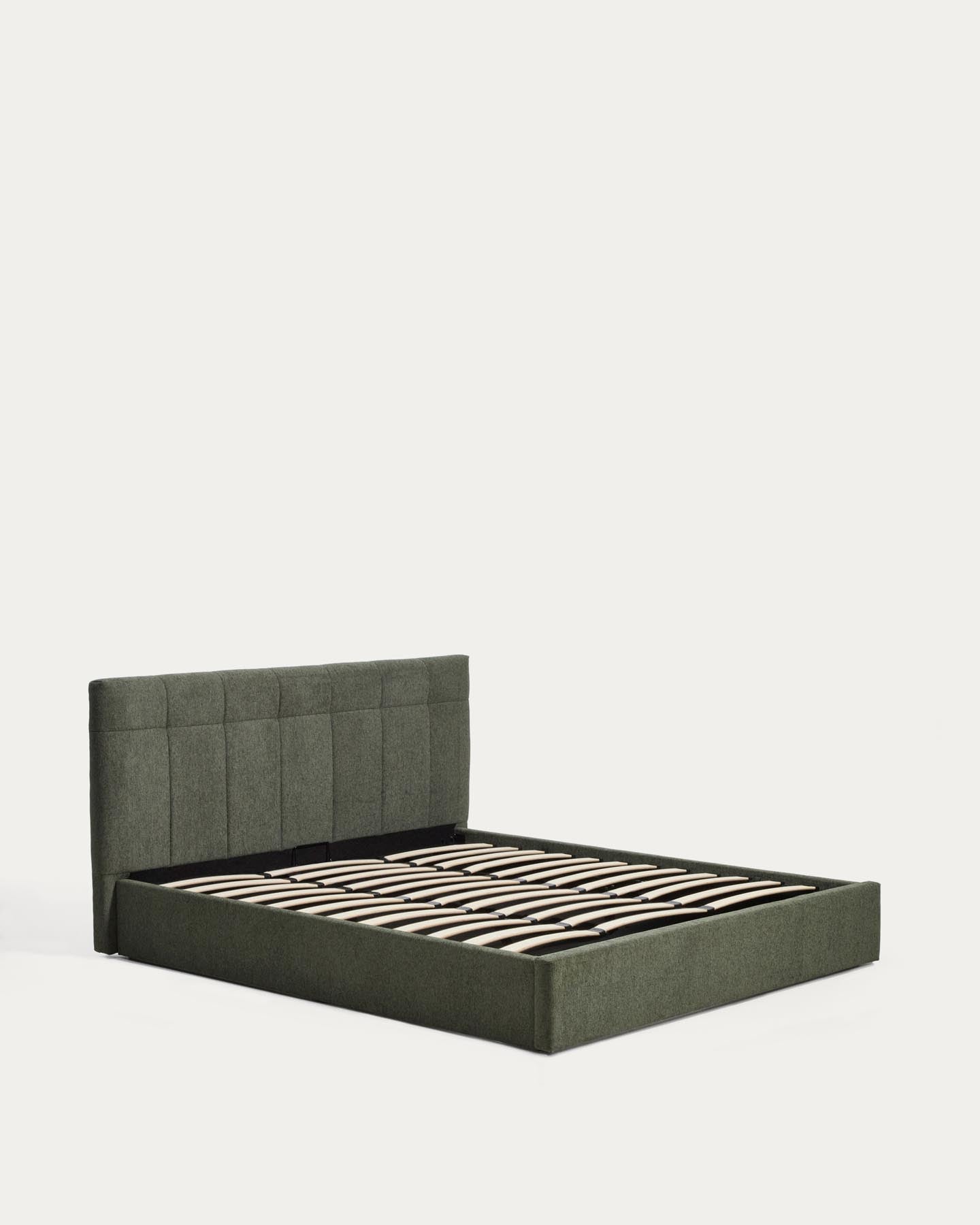 Bett mit klappbarem Bettkasten Darnela in moosgrüner Chenille für Matratzen 180 x 200 cm in Grün präsentiert im Onlineshop von KAQTU Design AG. Bett ist von Kave Home