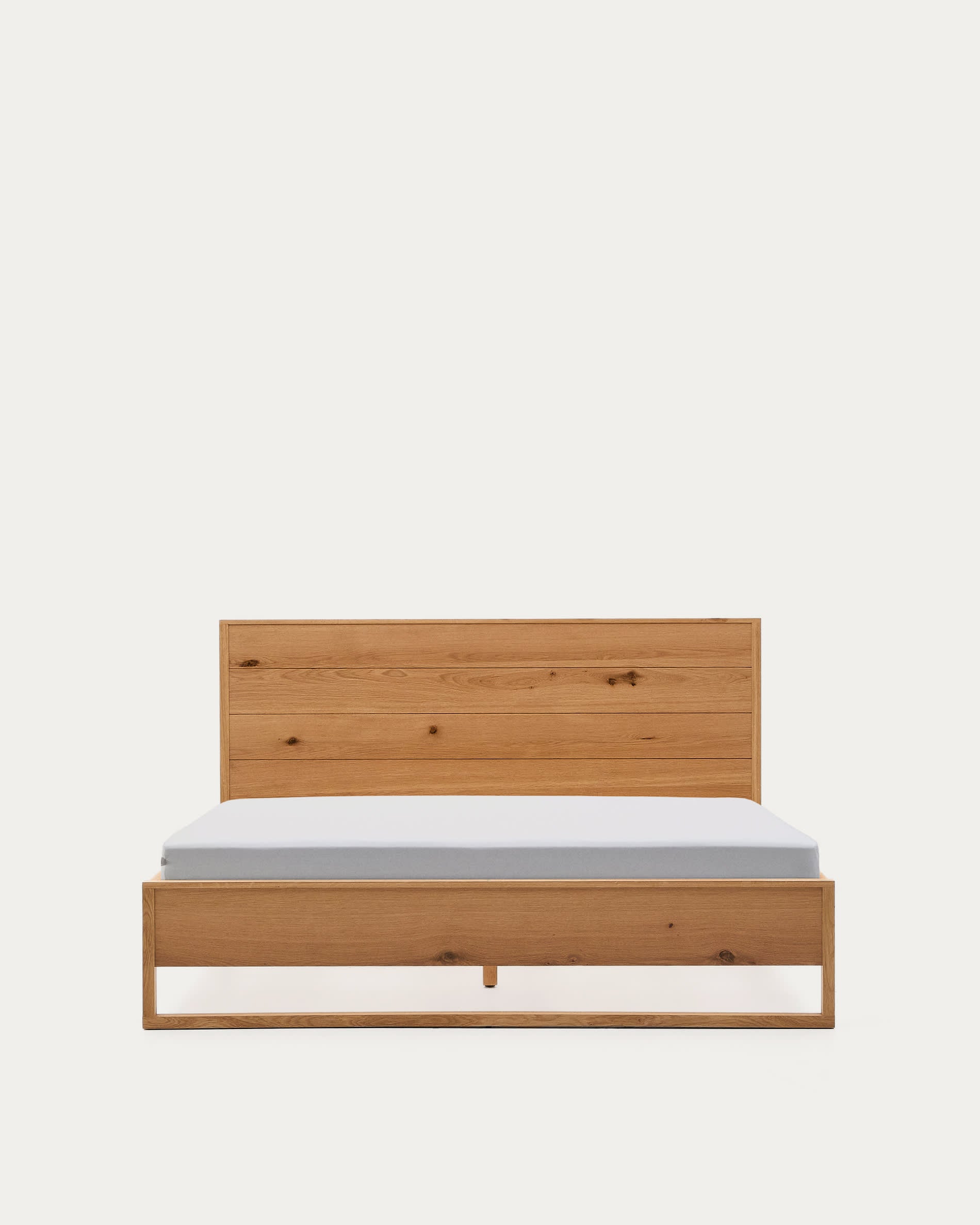 Bett Alguema aus Eichenfurnier mit naturfarbenem Finish für 160 x 200 cm grosse Matratze