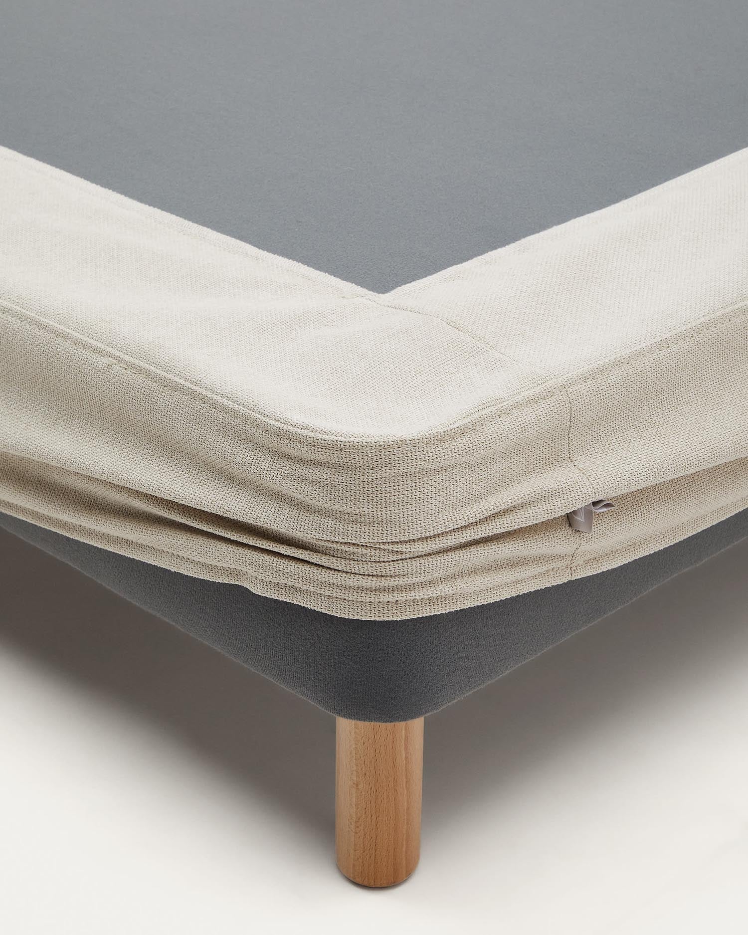 Hochwertiger Bettbezug Ofelia in Beige für Matratzen 180 x 200 cm. Atmungsaktiv, strapazierfähig und pflegeleicht – ideal für ein stilvolles Schlafzimmer.