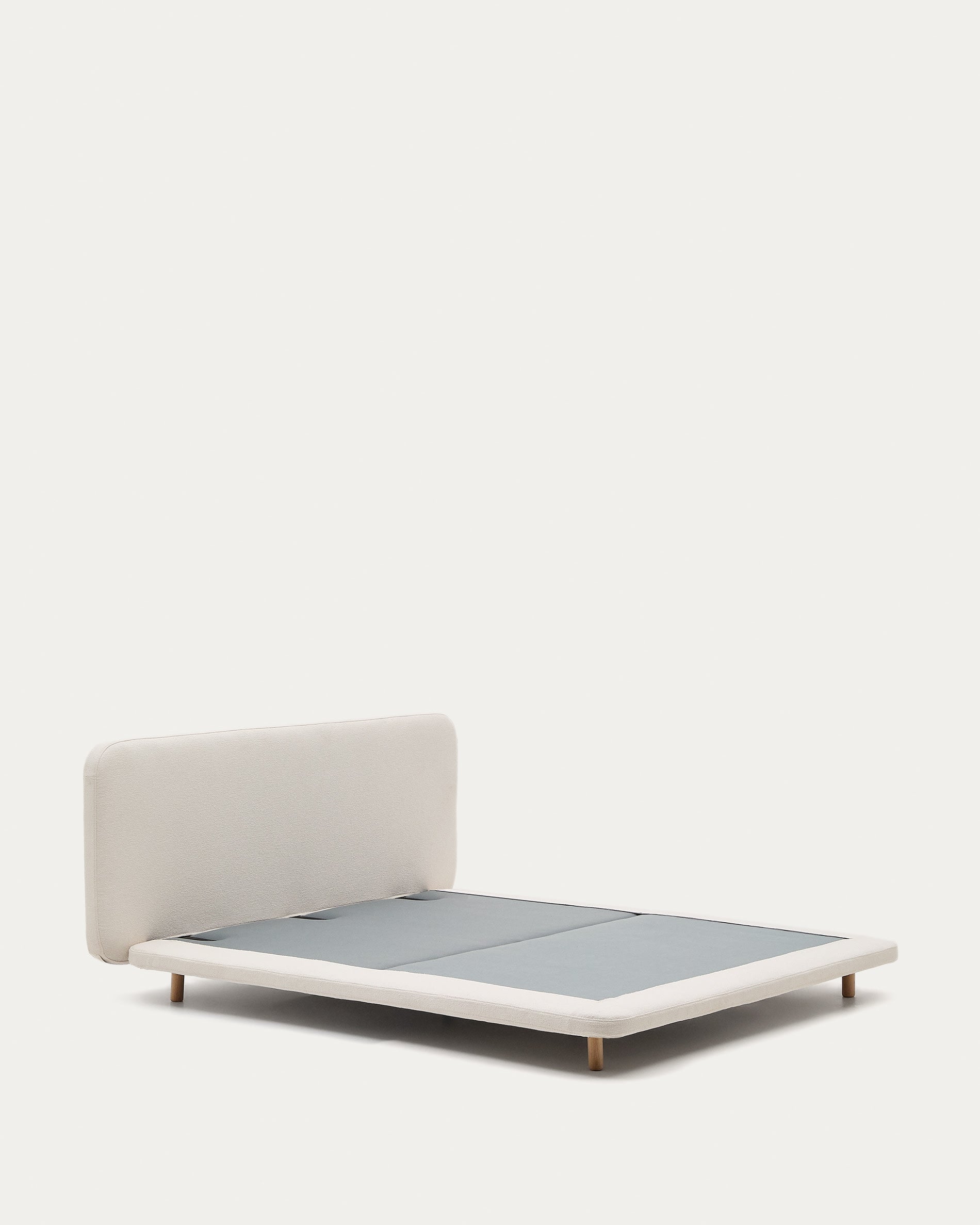 Stilvolles Bett Odum 160x200 cm, beige Mikro-Bouclé, abziehbar, FSC-zertifiziertes Buchenholz, nachhaltig und elegant.