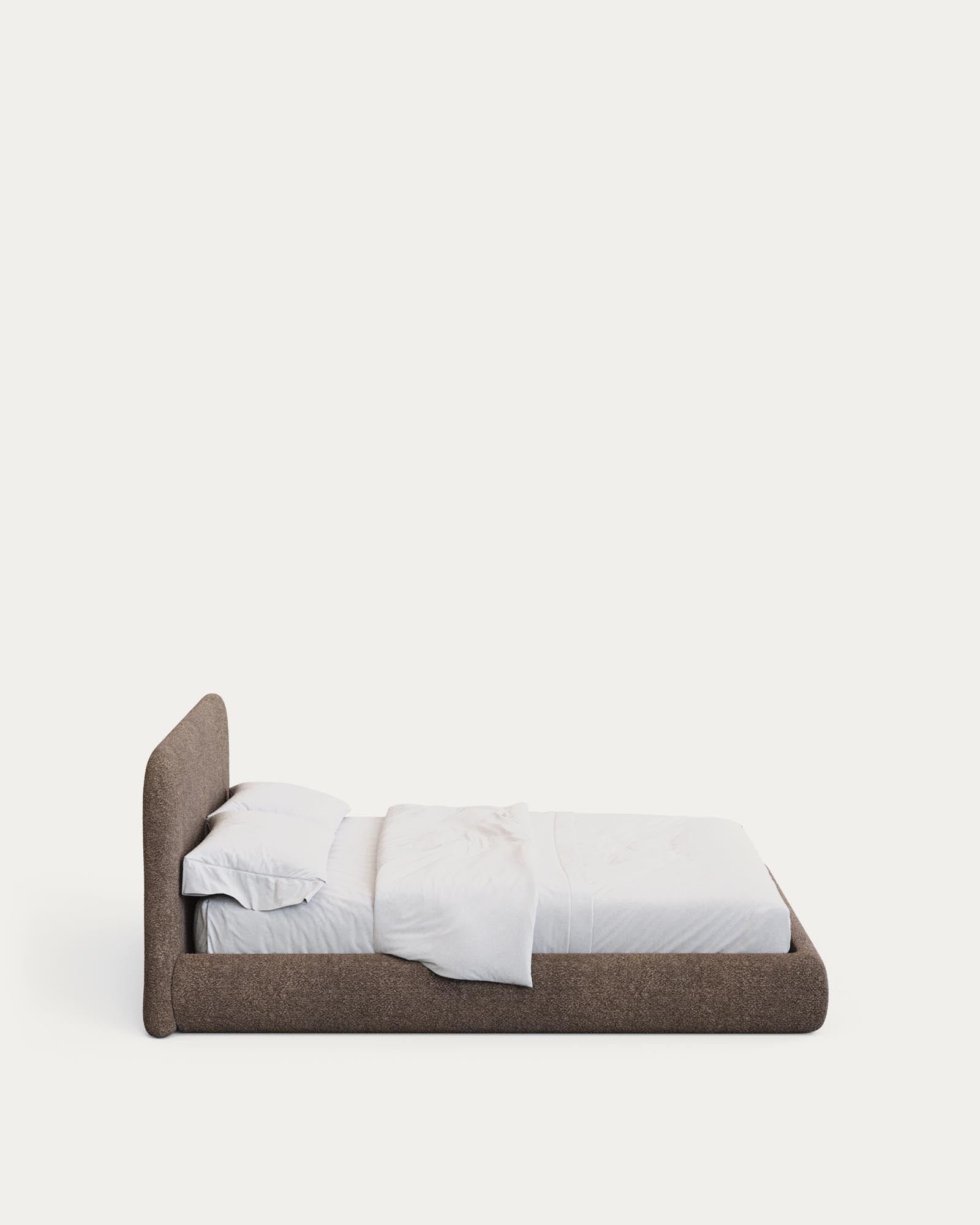 Elegantes Bett Martina in braunem Lammfellimitat, abnehmbarer Bezug, ideal für Matratzengröße 180 x 200 cm, nachhaltig und zeitgemäß.