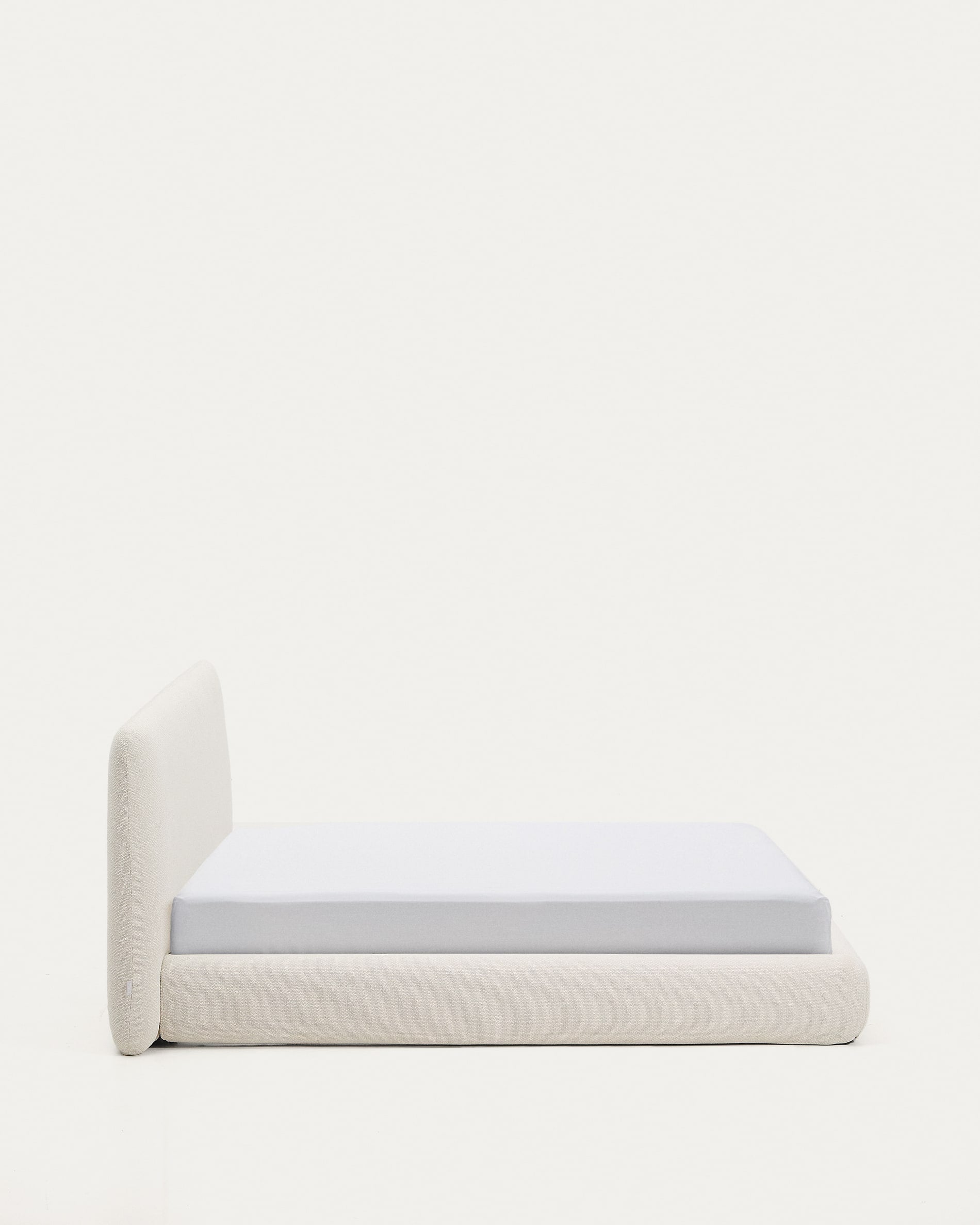 Abziehbares Bett Martina mit ecrufarbener Chenille für Matratzengröße 180 x 200 cm in  präsentiert im Onlineshop von KAQTU Design AG. Bett ist von Kave Home