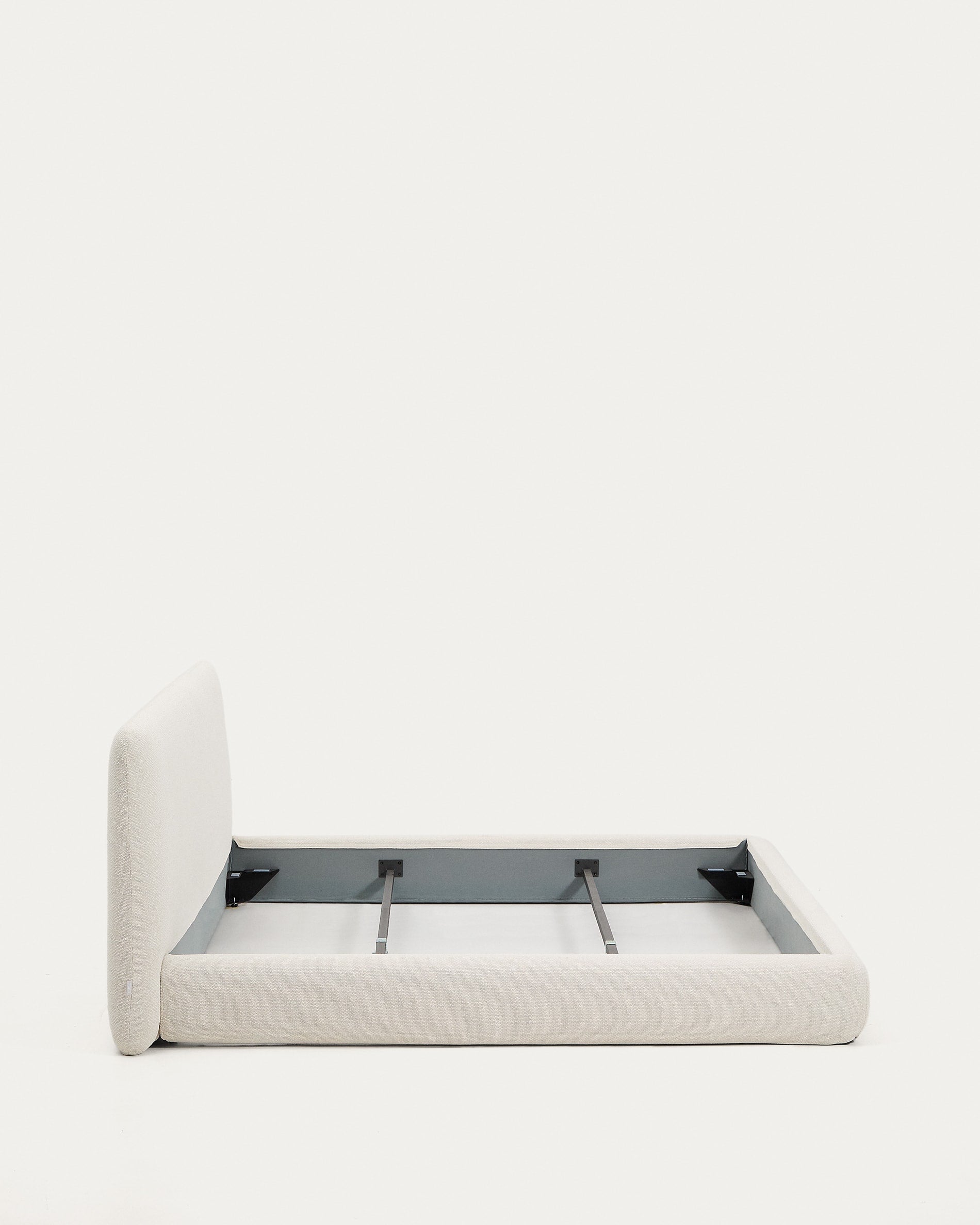 Abziehbares Bett Martina mit ecrufarbener Chenille für Matratzengröße 180 x 200 cm in  präsentiert im Onlineshop von KAQTU Design AG. Bett ist von Kave Home