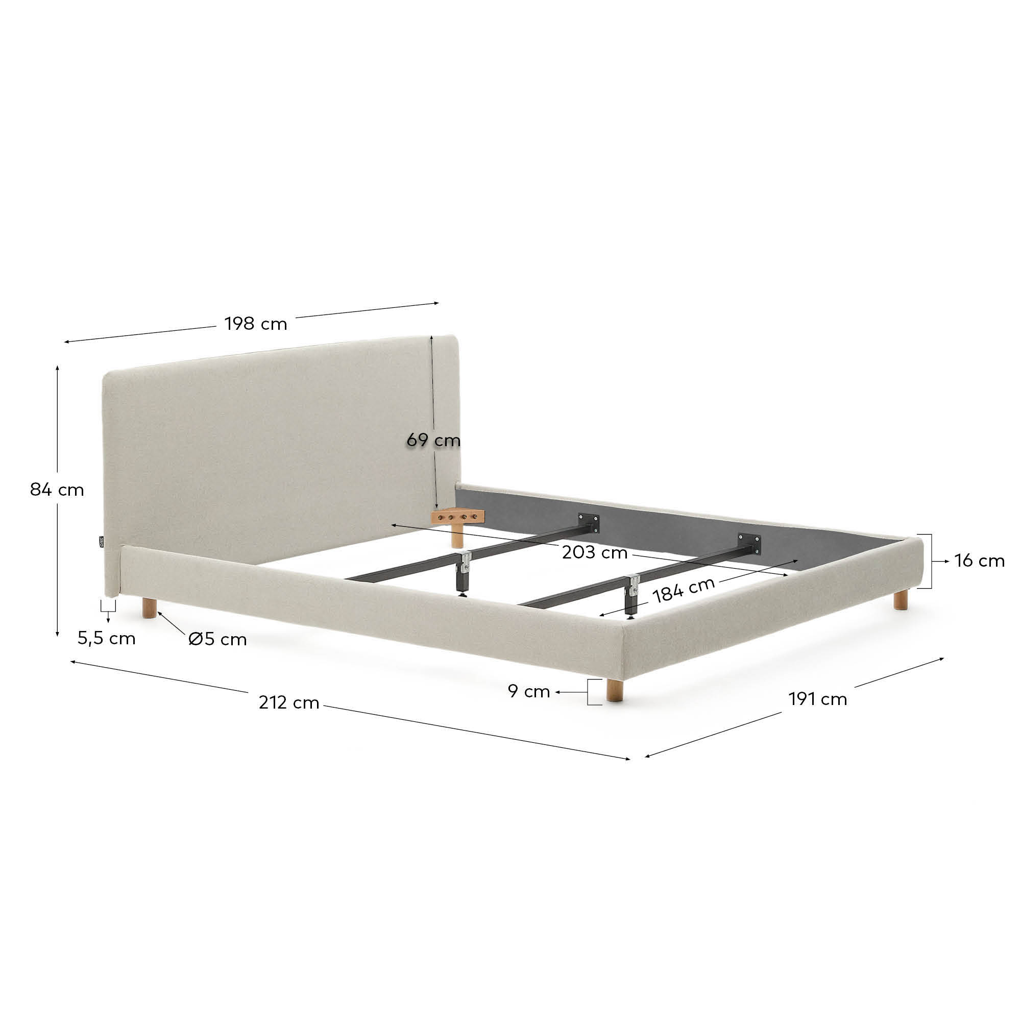 Elegantes Bett Valma aus perlfarbener Chenille mit abziehbarem Bezug für einfache Reinigung. Massivholzbeine aus Buche sorgen für Stabilität und Stil.