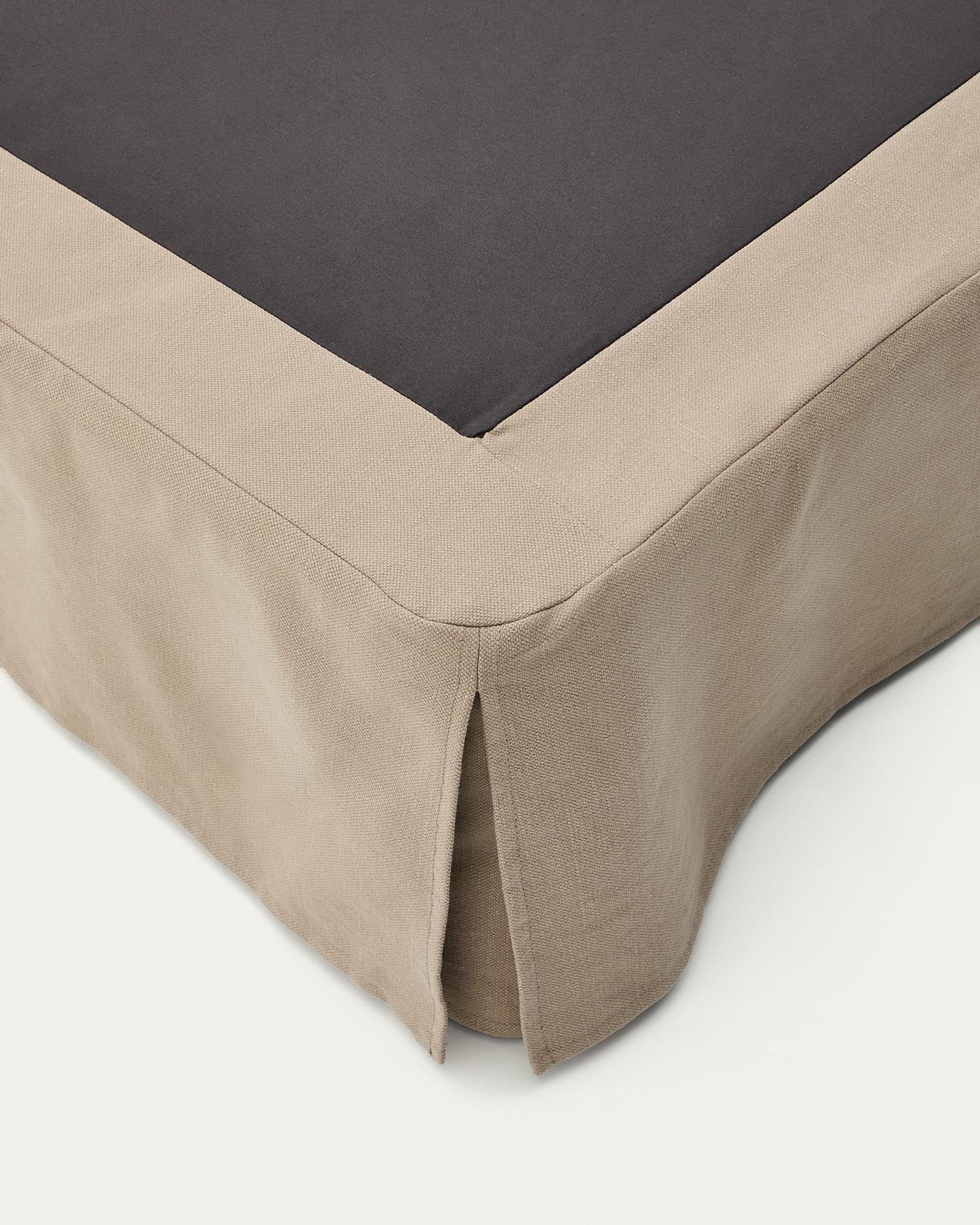 Elegantes Bettgestell Jaira in Taupe, aus Leinen und Baumwolle, mit abnehmbarem Bezug für 160x200 cm Matratzen.