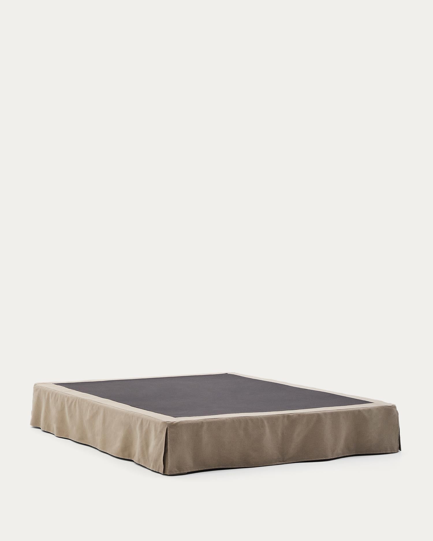 Entdecken Sie das elegante Bettgestell Jaira in Taupe, gefertigt aus hochwertigem Leinen und Baumwolle. Ideal für Matratzen 180 x 200 cm.