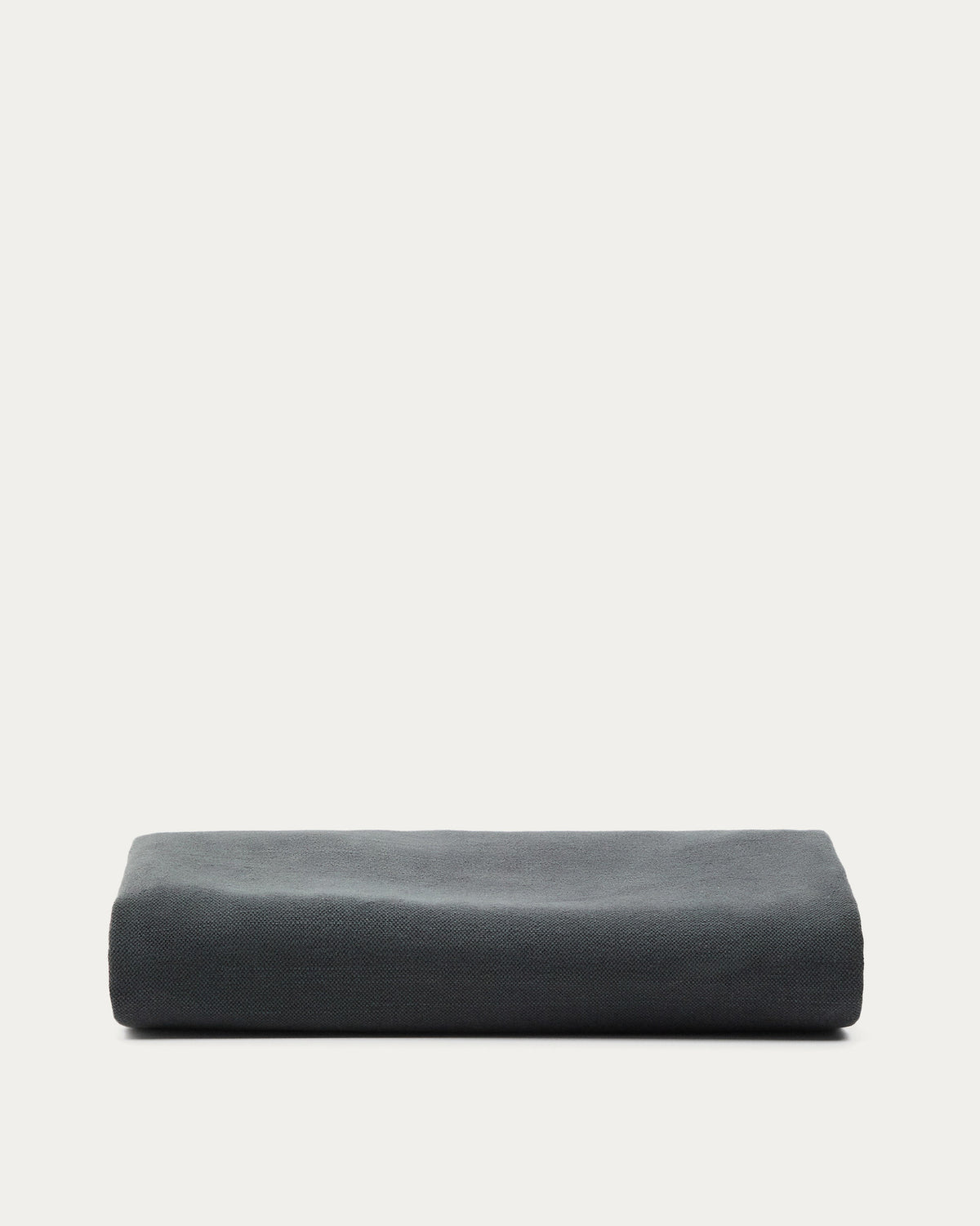 Kopfteilbezug Jaira aus anthrazitgrauem Leinen und Baumwolle für ein Bett bis zu 90 cm in Anthrazit präsentiert im Onlineshop von KAQTU Design AG. Zubehör Bett ist von Kave Home