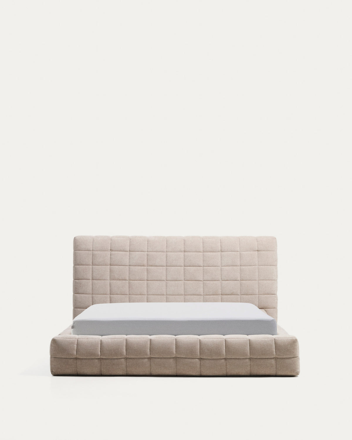 Abziehbares Bett Luiana aus beigefarbener Chenille für Matratzengrösse 160 x 200 cm in Beige präsentiert im Onlineshop von KAQTU Design AG. Bett ist von Kave Home