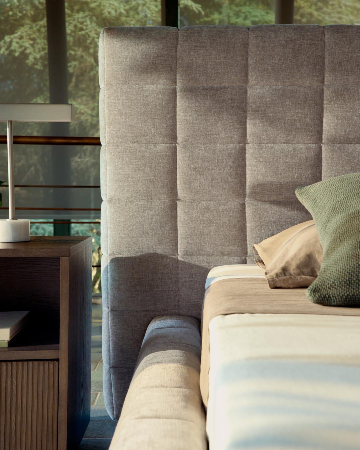 Abziehbares Bett Luiana aus beigefarbener Chenille für Matratzengrösse 160 x 200 cm in Beige präsentiert im Onlineshop von KAQTU Design AG. Bett ist von Kave Home