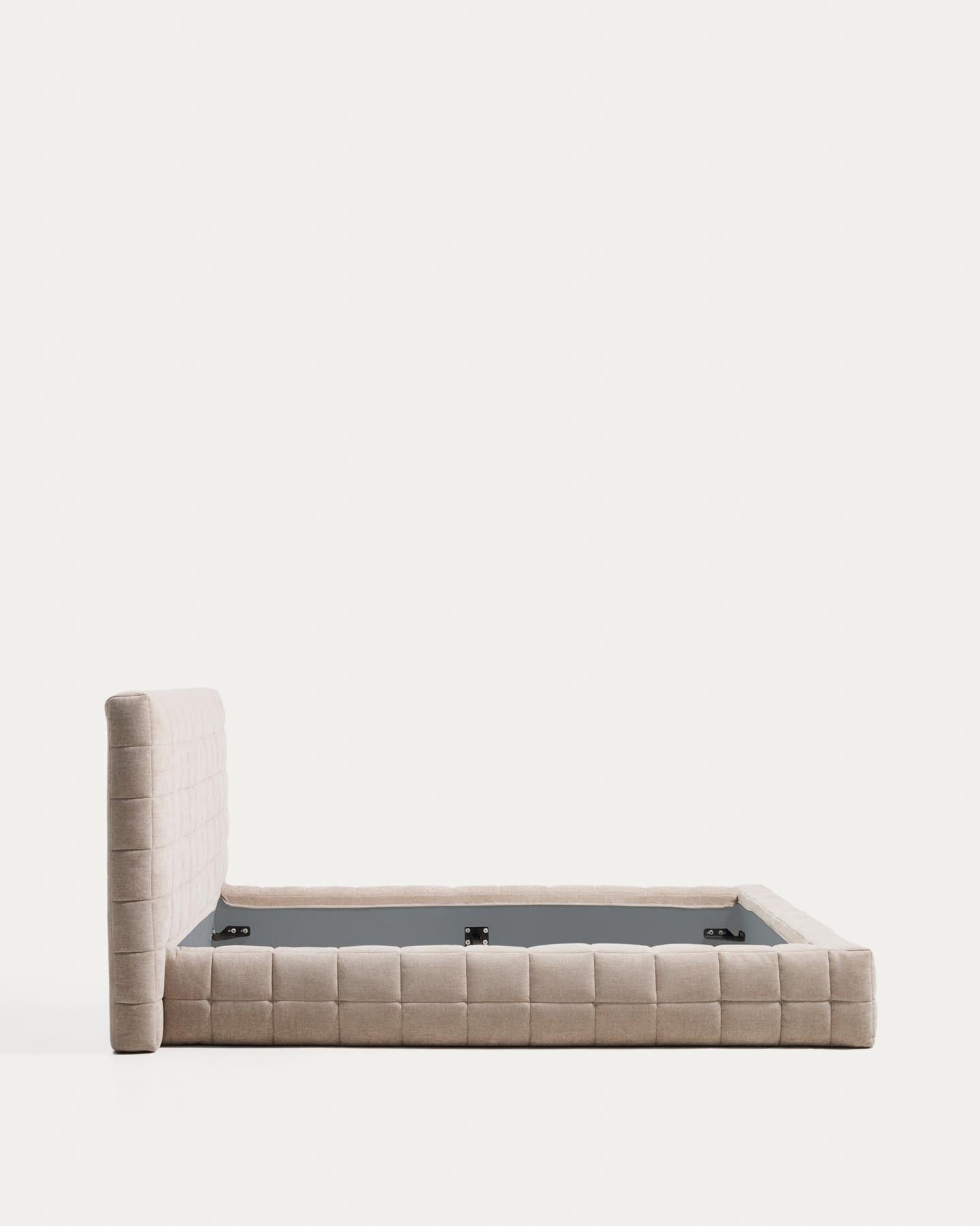 Abziehbares Bett Luiana aus beigefarbener Chenille für Matratzengrösse 180 x 200 cm in Beige präsentiert im Onlineshop von KAQTU Design AG. Bett ist von Kave Home