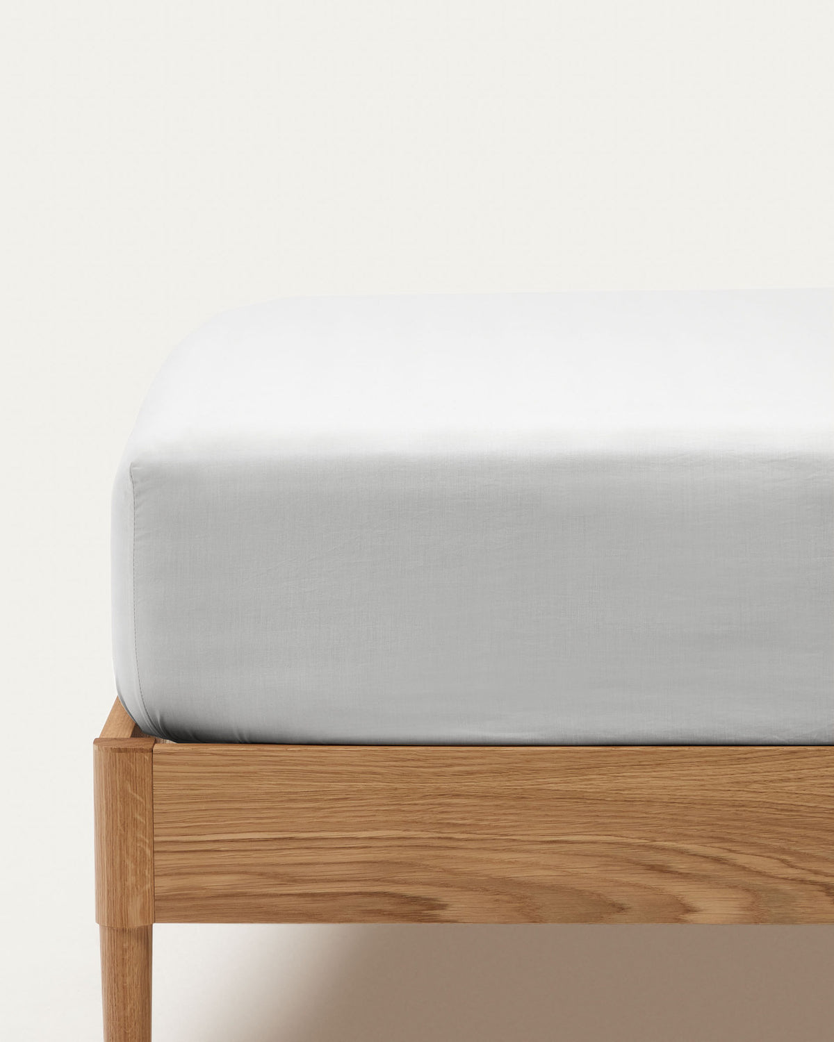 Teia Bettlaken 100% Baumwollperkal Fadenzahl 180 in Weiss 90 x 200 cm in Weiss präsentiert im Onlineshop von KAQTU Design AG. Fixleintuch ist von Kave Home