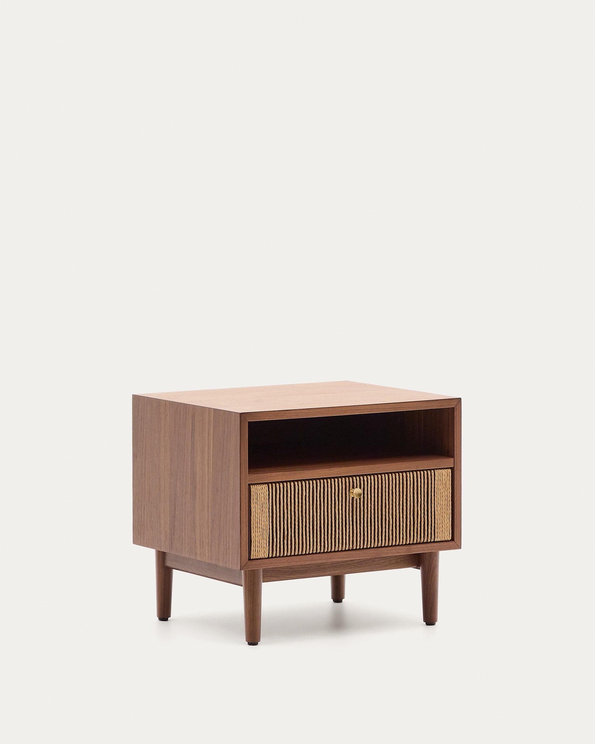 Eleganter Nachttisch Elan aus Walnussholz und Furnier, mit Seilgriff, 51x45 cm, FSC-zertifiziert, von Kave Home.