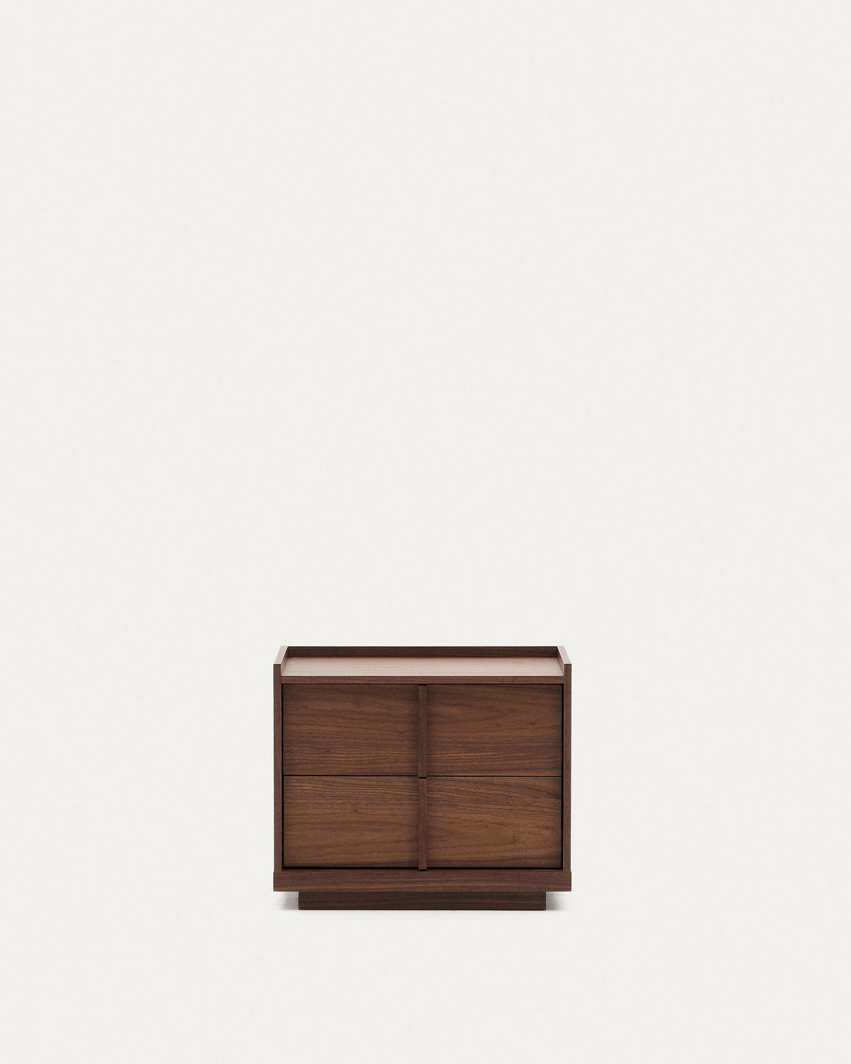 Nachttisch Onix 2 Schubladen aus Walnussfurnier dunkles Finish 60 x 47 cm FSC Mix Credit in Dunkelbraun präsentiert im Onlineshop von KAQTU Design AG. Nachttisch ist von Kave Home