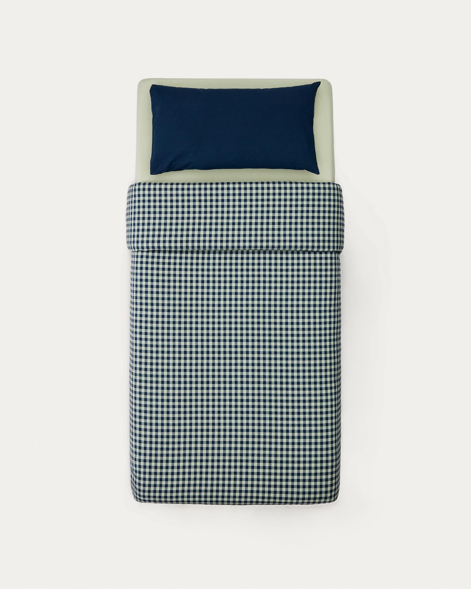 Yanil Bettwäscheset aus Bettdecken- und Kopfkissenbezug und Bettlaken 100% Baumwolle Karos in Grün präsentiert im Onlineshop von KAQTU Design AG. Bettwäsche ist von Kave Home