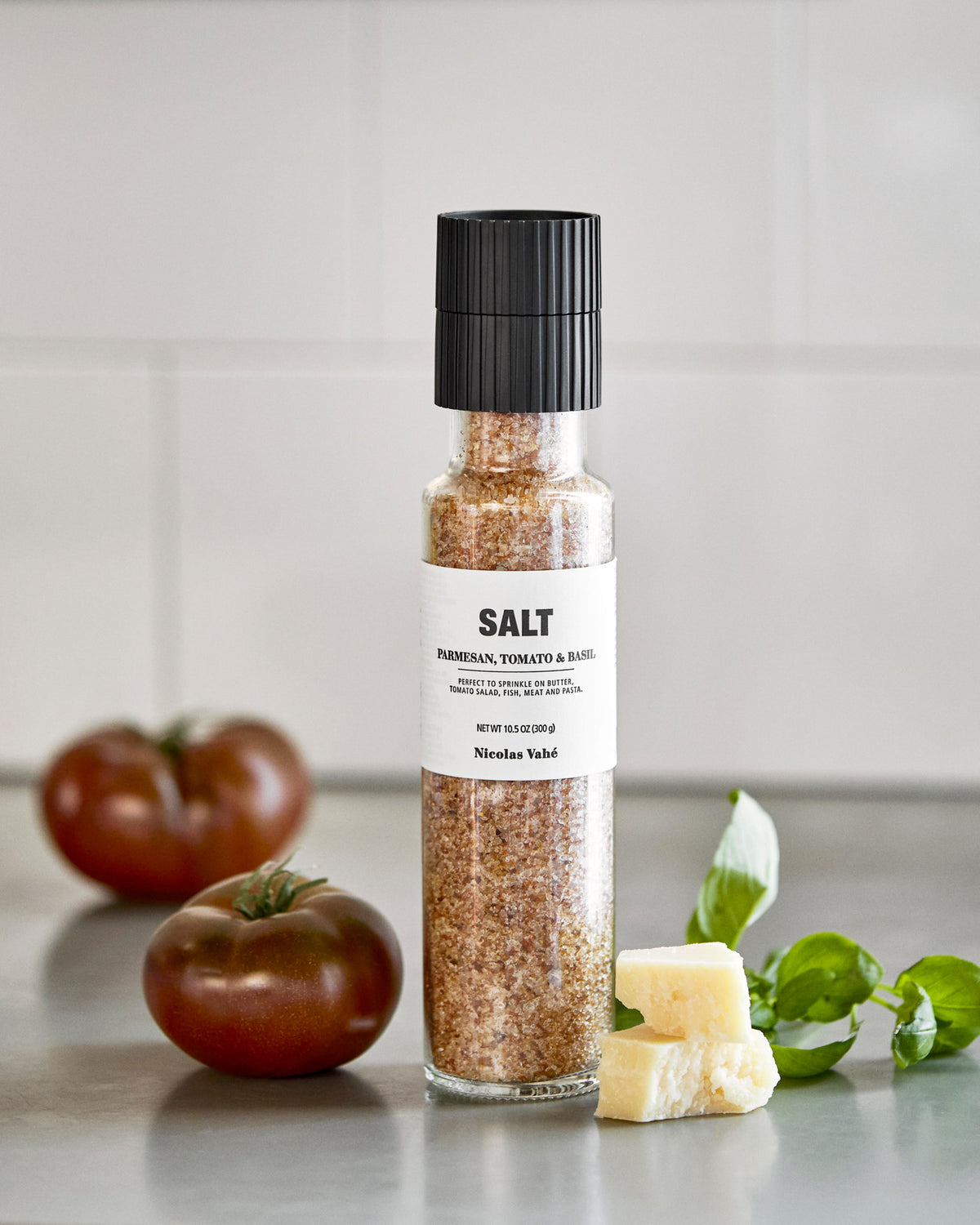 Salz, Parmesan, Tomato & Basil in  präsentiert im Onlineshop von KAQTU Design AG. Salz & Pfeffer ist von Nicolas Vahé