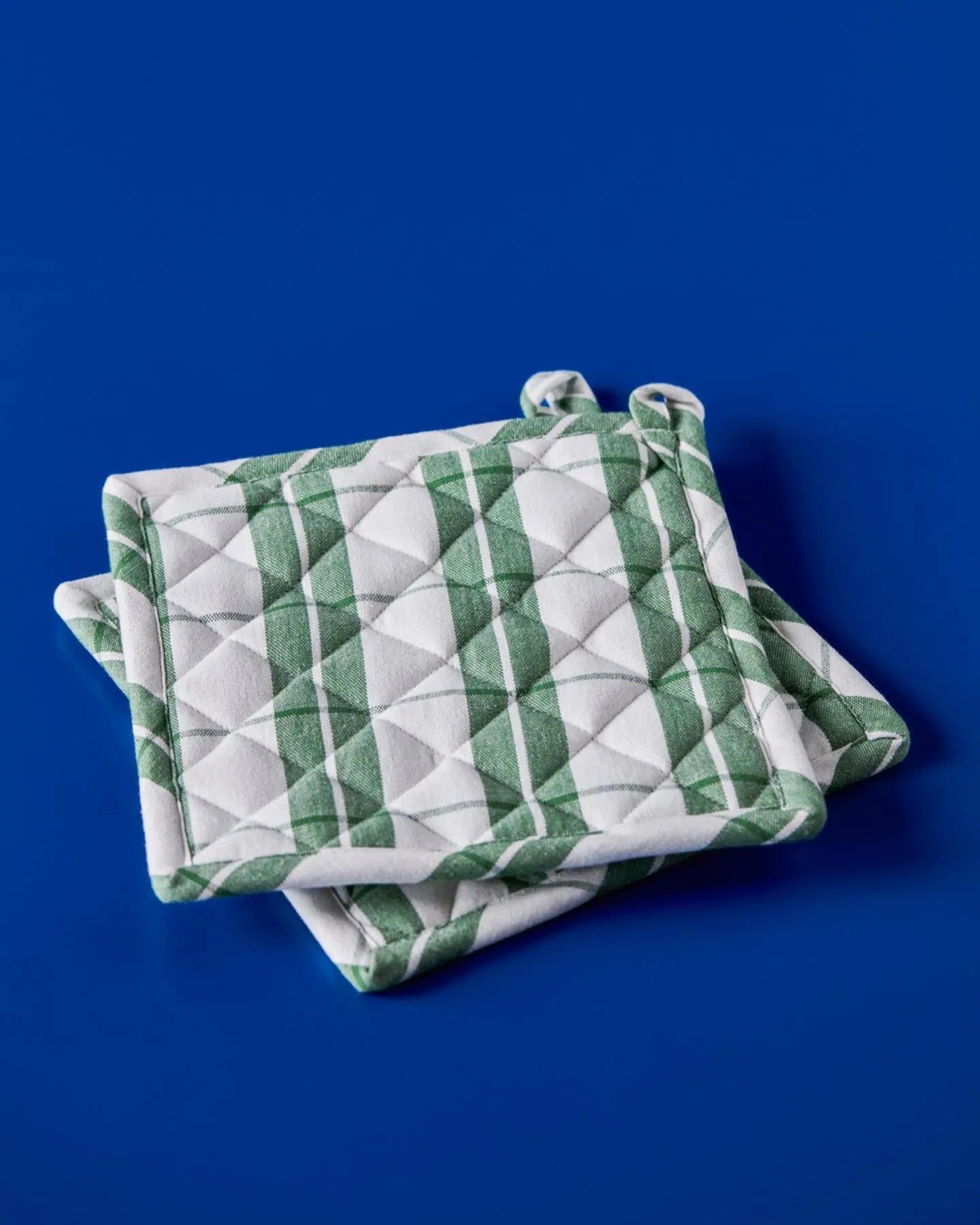 Topflappen, NVChef, Grün in Grün präsentiert im Onlineshop von KAQTU Design AG. Küchentuch ist von Nicolas Vahé