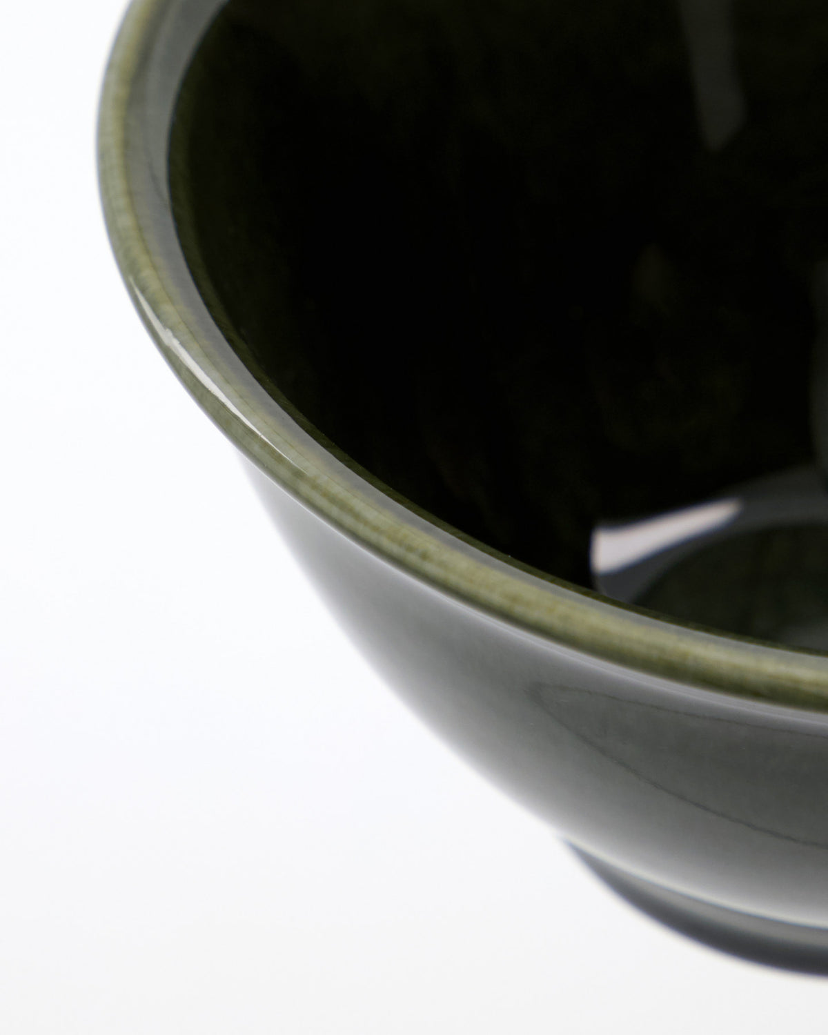 Schalen, NVHala, Grün in Grün präsentiert im Onlineshop von KAQTU Design AG. Schale ist von Nicolas Vahé