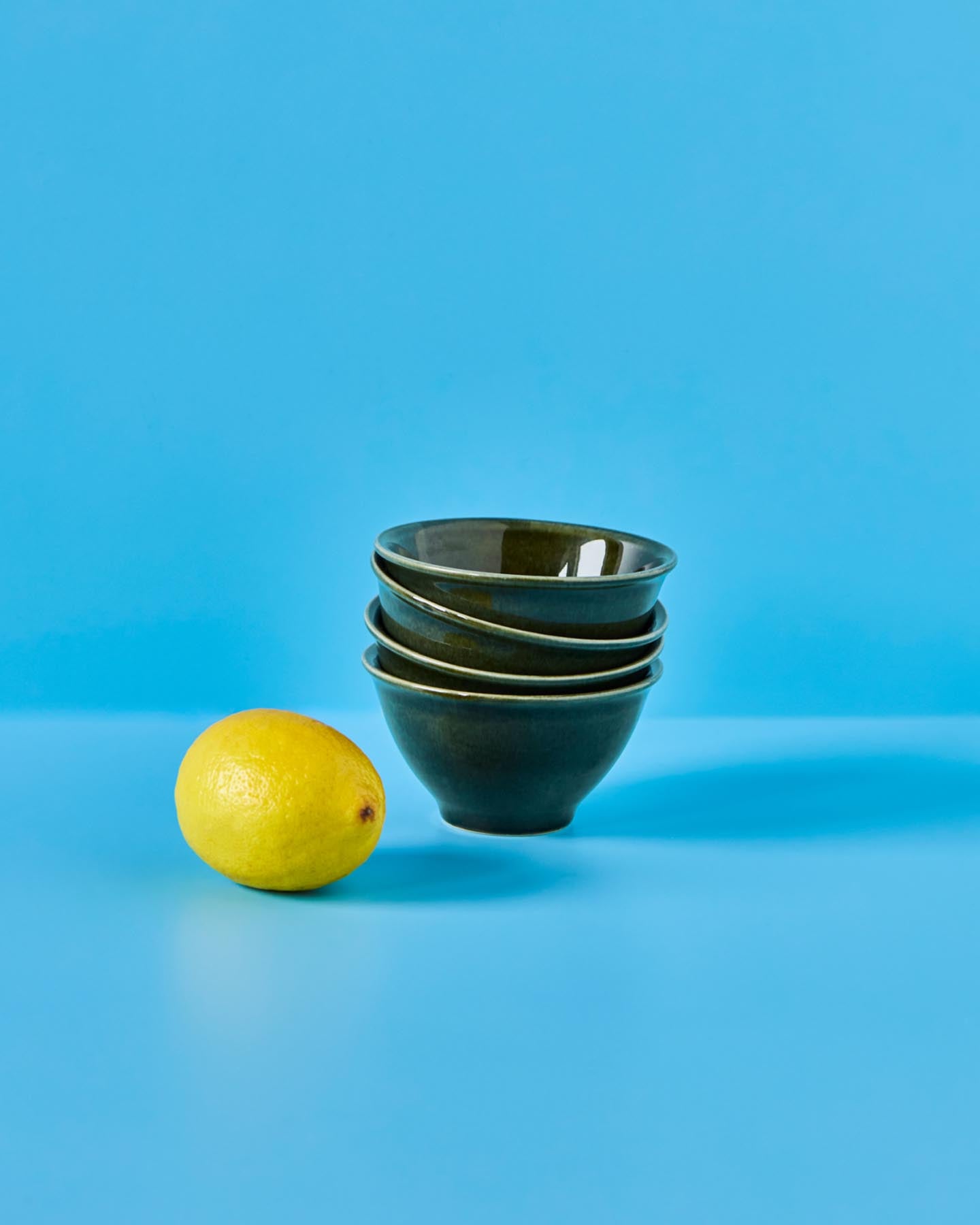 Schalen, NVHala, Grün in Grün präsentiert im Onlineshop von KAQTU Design AG. Glas ist von Nicolas Vahé