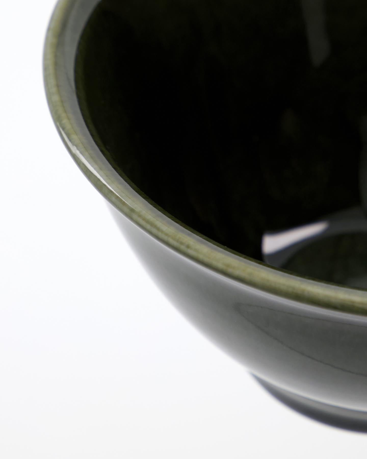 Schalen, NVHala, Grün in Grün präsentiert im Onlineshop von KAQTU Design AG. Glas ist von Nicolas Vahé