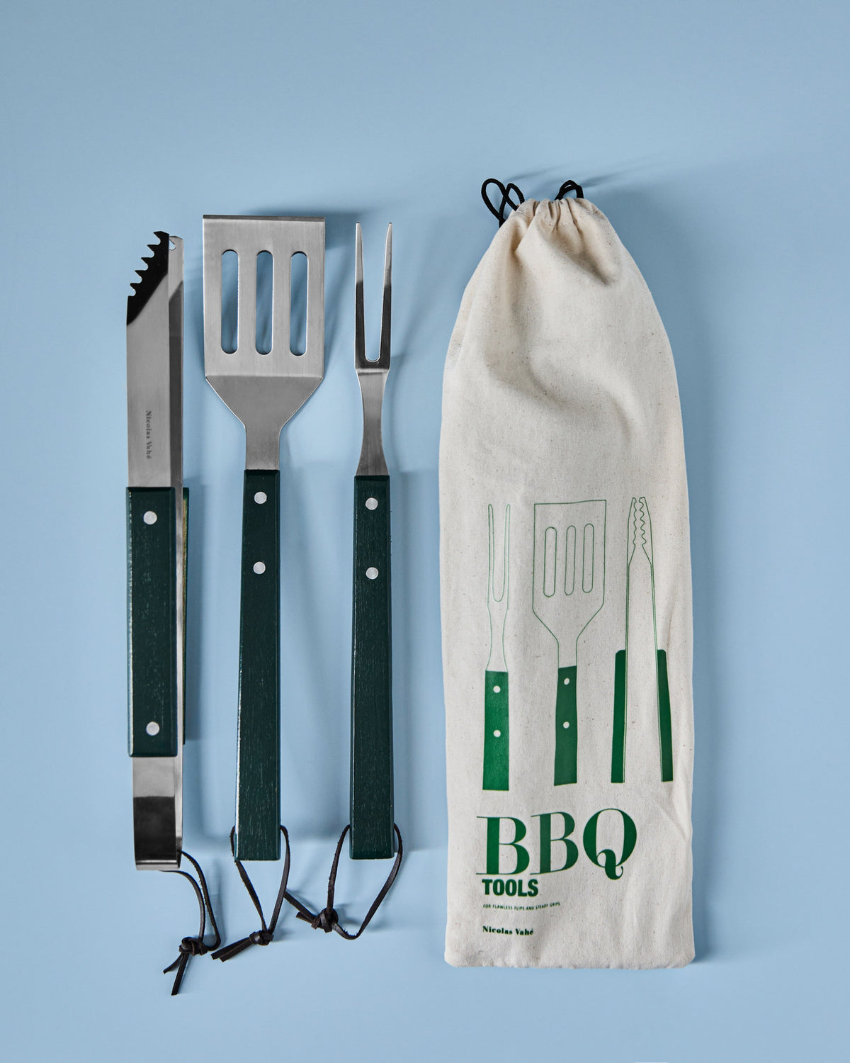 Grill-Set, NVBBQ, Grün in Green präsentiert im Onlineshop von KAQTU Design AG. Grillbesteck ist von Nicolas Vahé
