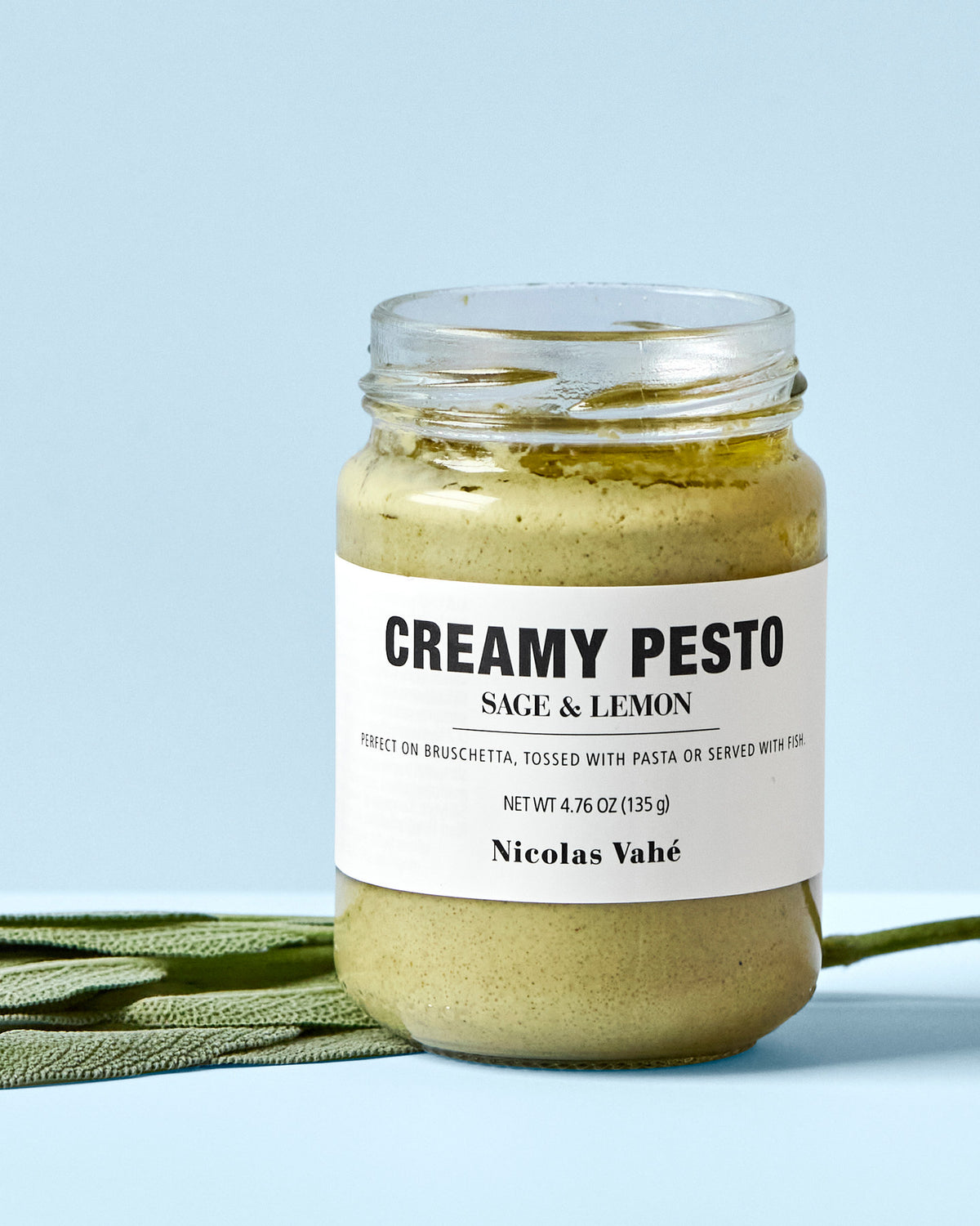 Creamy pesto, Sage & lemon, 135 g in  präsentiert im Onlineshop von KAQTU Design AG. Lebensmittel ist von Nicolas Vahé