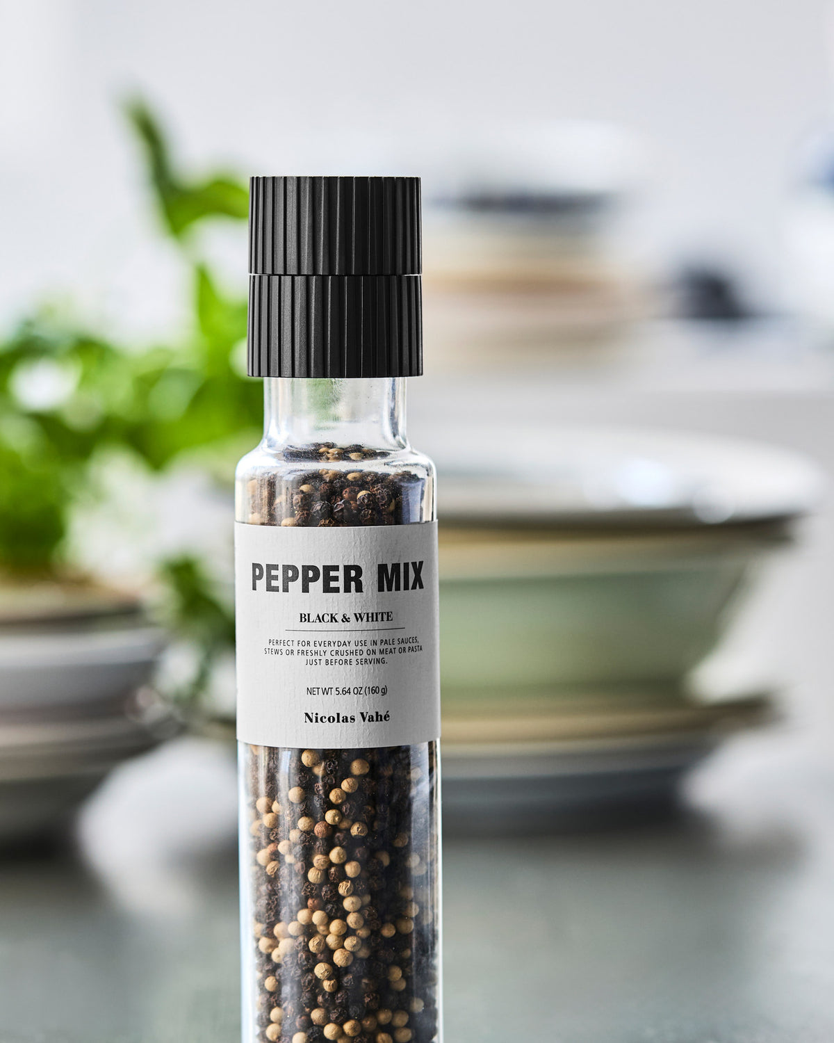 Pepper mix, Black & white, 160 g in  präsentiert im Onlineshop von KAQTU Design AG. Salz & Pfeffer ist von Nicolas Vahé