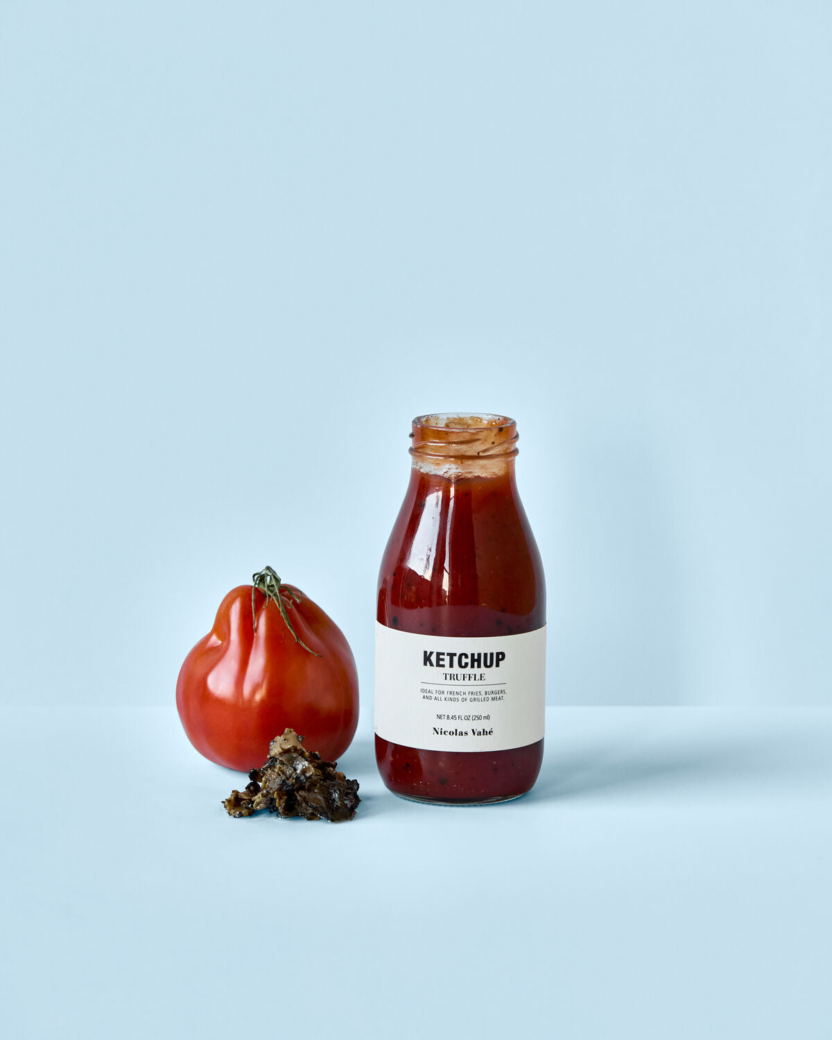 Verführerischer Trüffel-Ketchup von Nicolas Vahé in einer eleganten 250 ml Flasche, ideal für Gourmets und Feinschmecker.